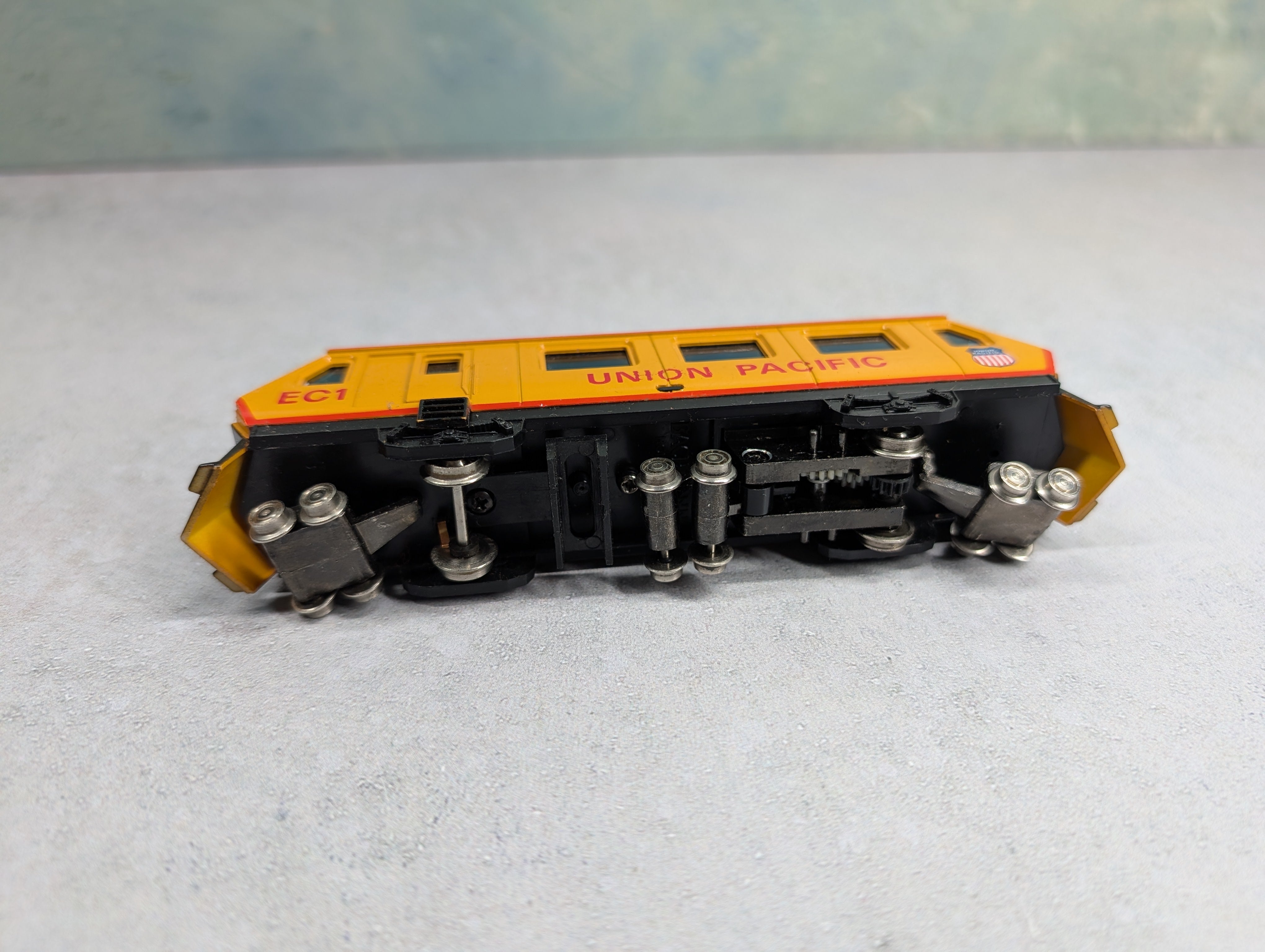 USED Bachmann HO Scale Plasser EM80C Track Cleaner Union Pacific #EC1 Parts/Repairs DC