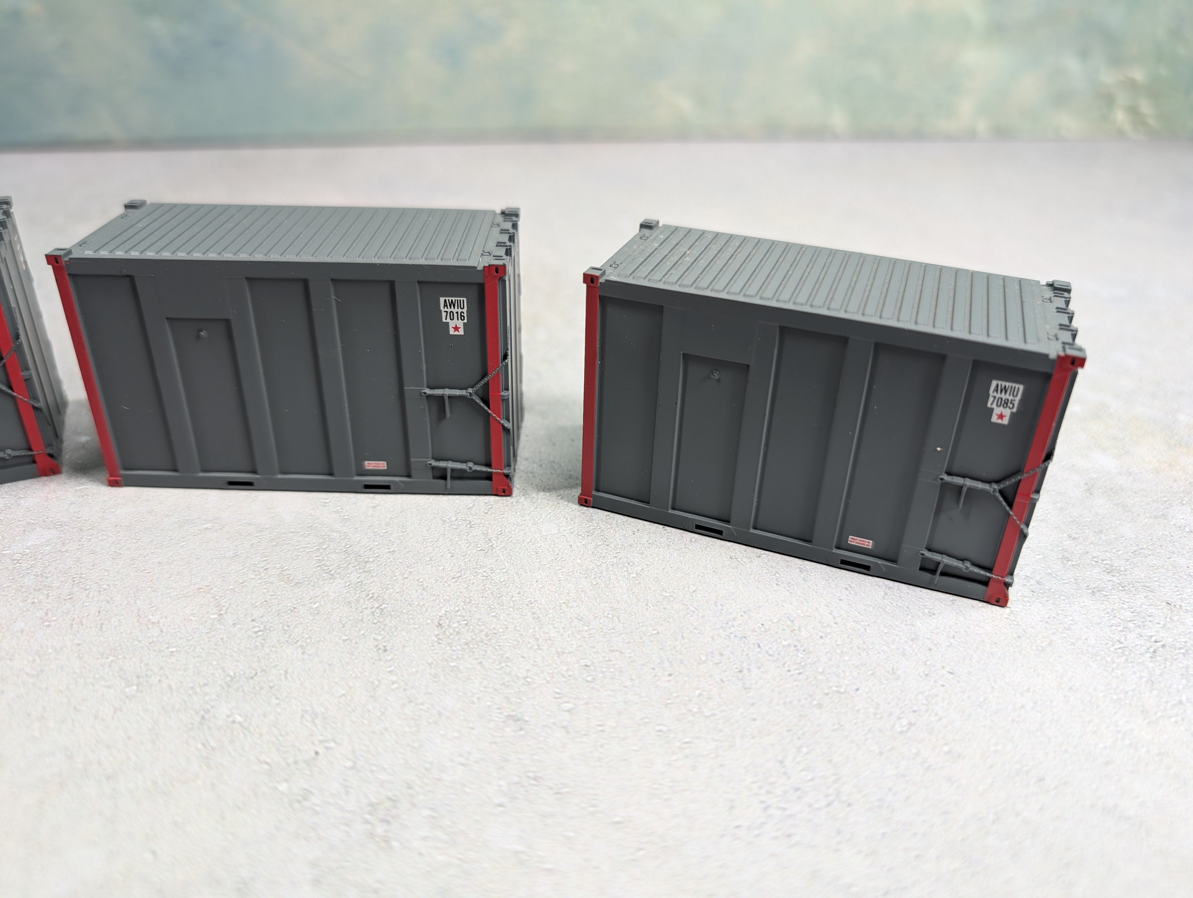 USED Atlas HO Scale 20' High-Cube Trash Container AWIU (4 pcs)