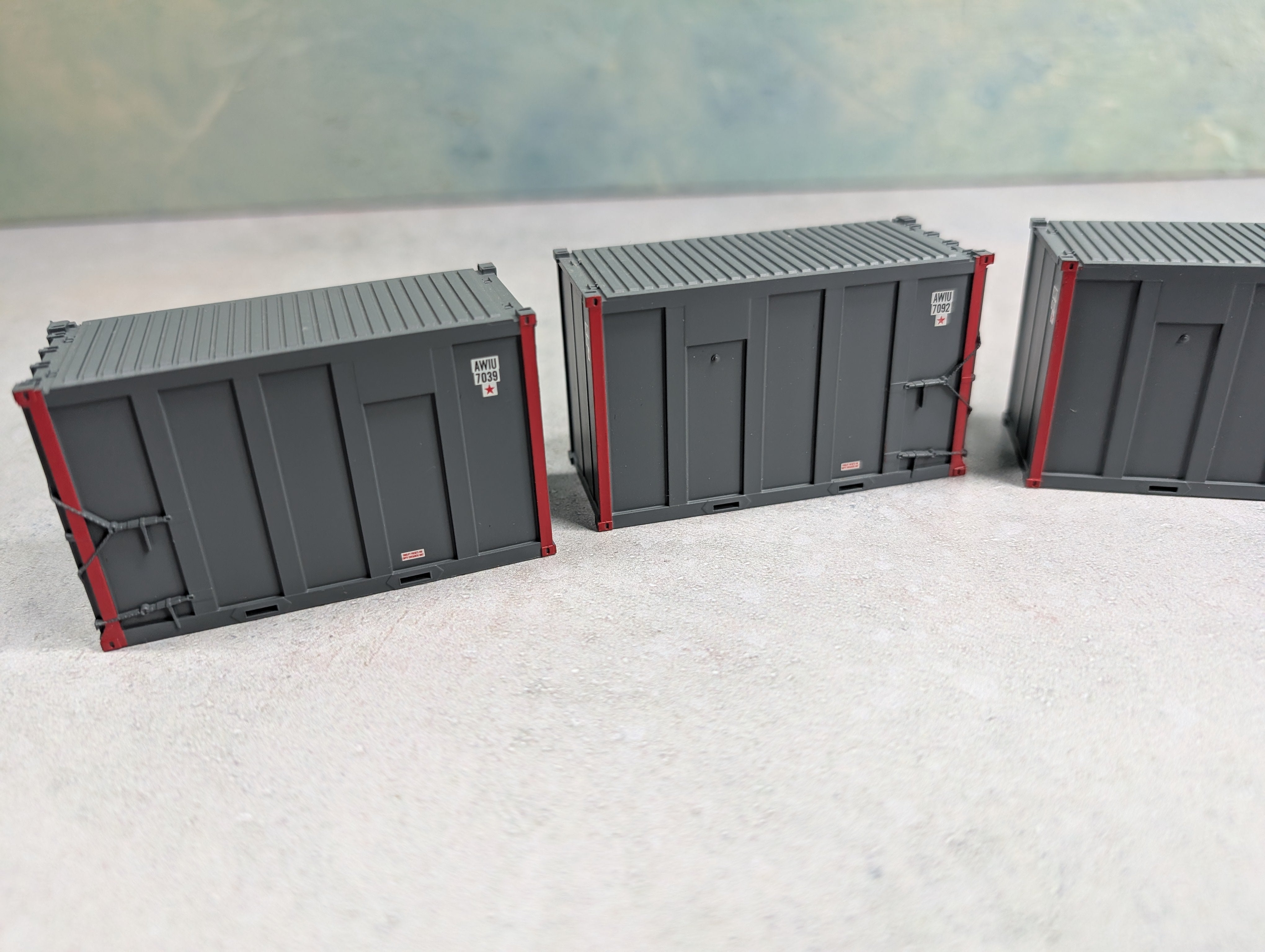 USED Atlas HO Scale 20' High-Cube Trash Container AWIU (4 pcs)