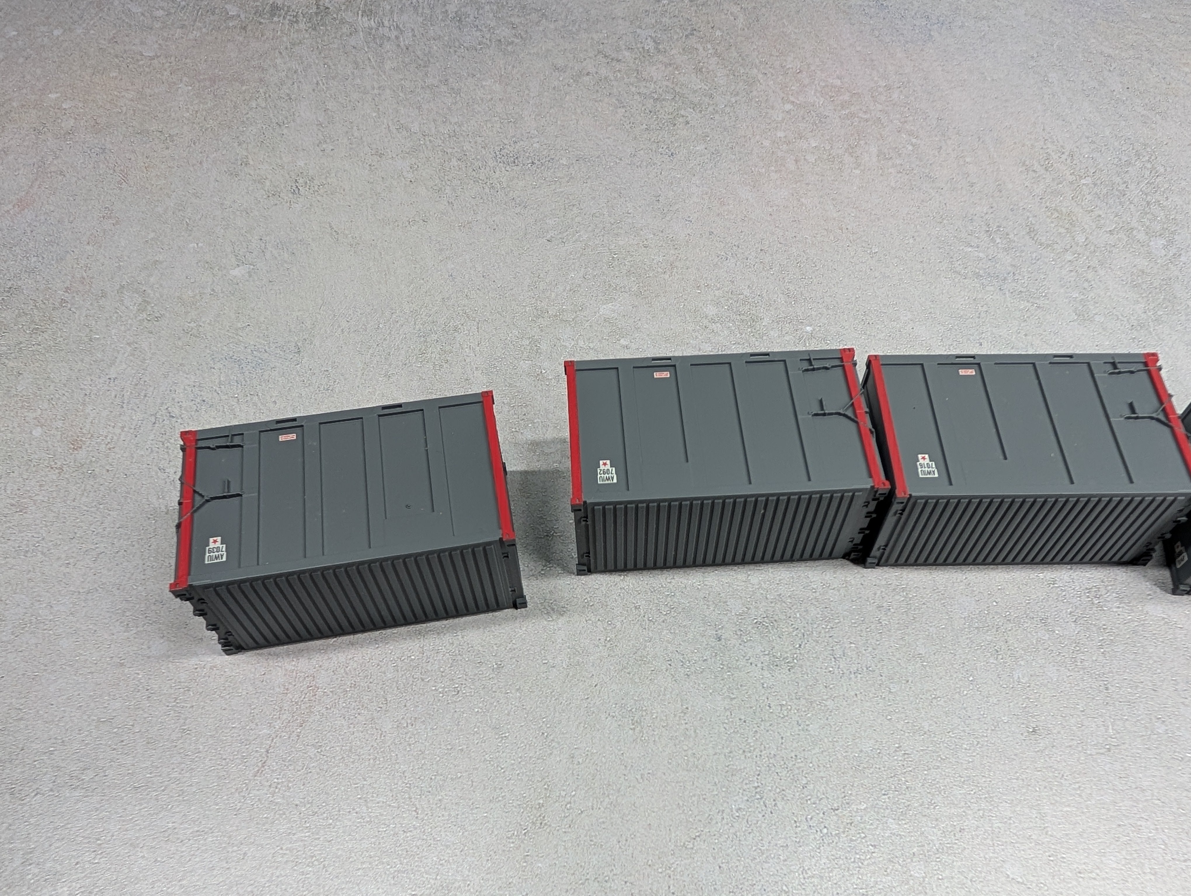 USED Atlas HO Scale 20' High-Cube Trash Container AWIU (4 pcs)