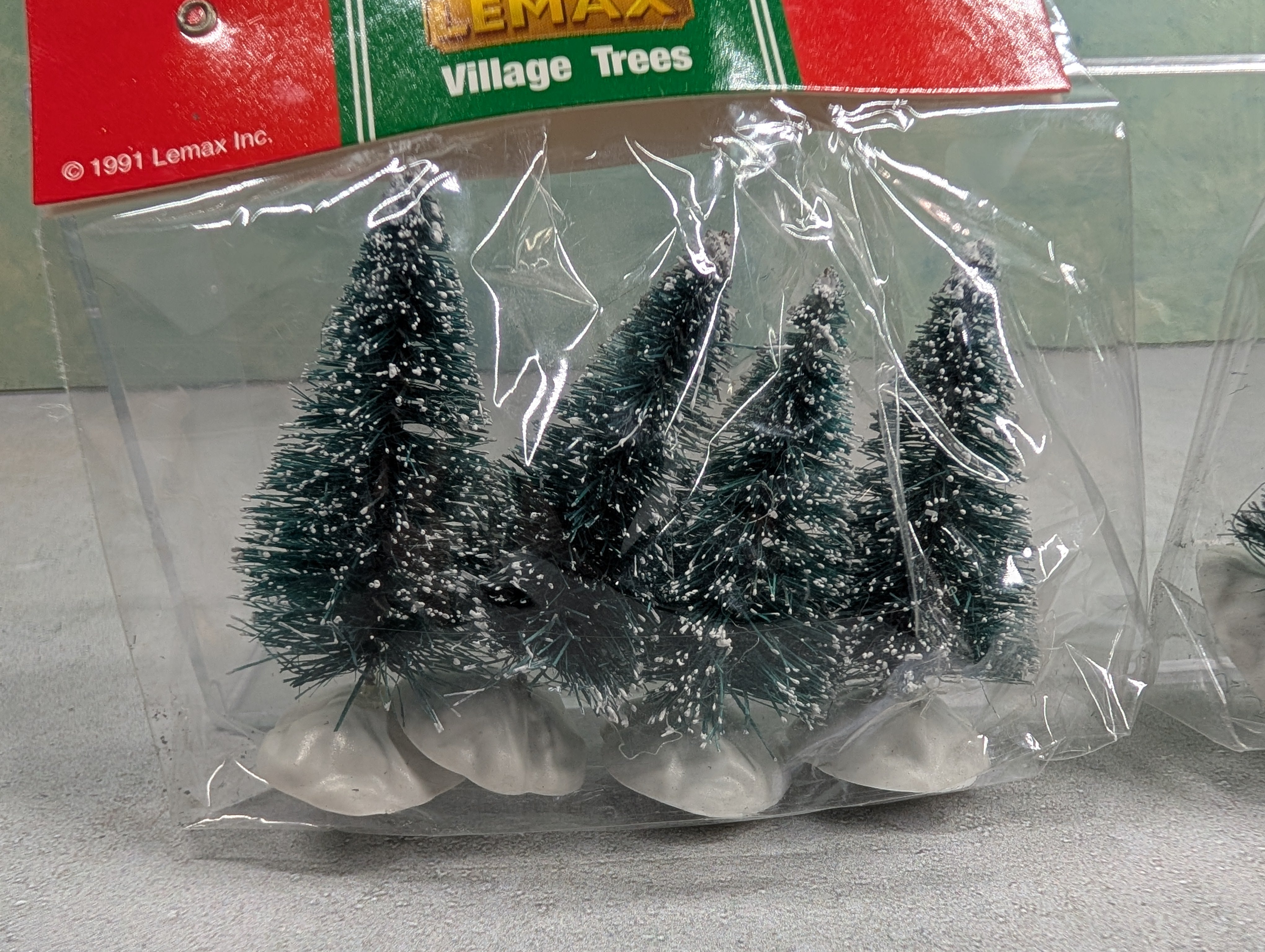 USED Lemax Multi Scale Snowy Trees (8 pcs)