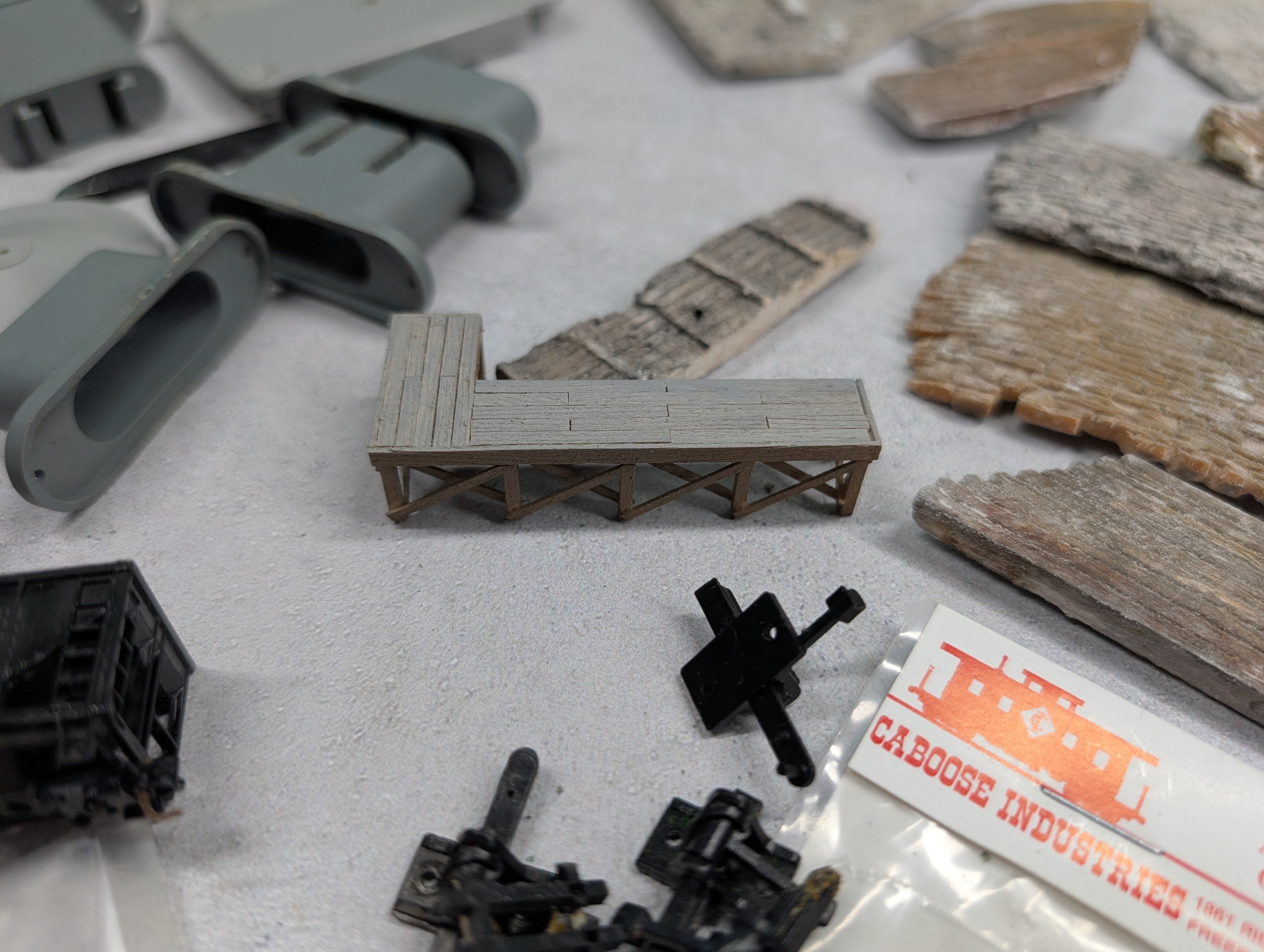 USED N Scale Lot of Various Parts & and Pieces