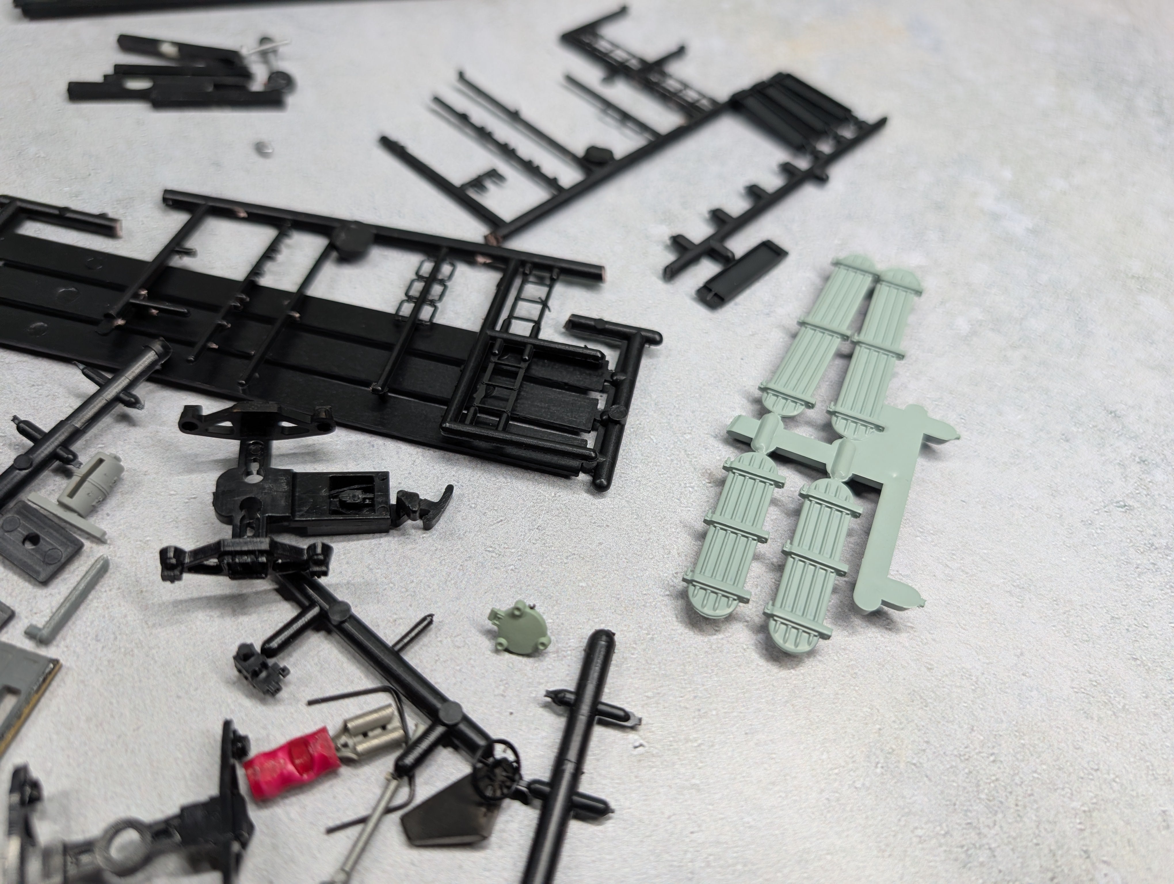 USED HO Scale Lot of Various Parts & and Pieces