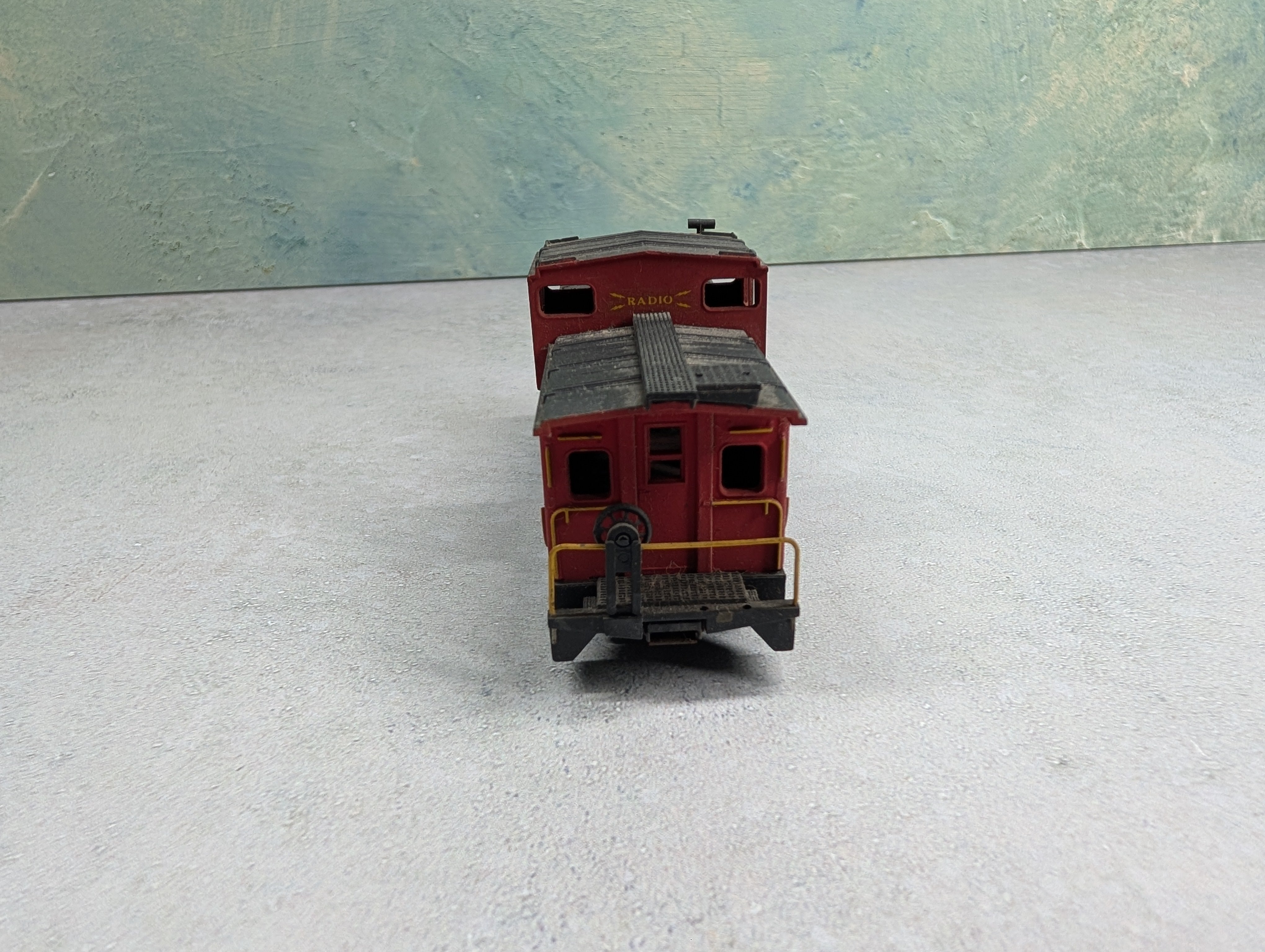 USED Athearn HO Scale Caboose Delaware and Hudson #35710