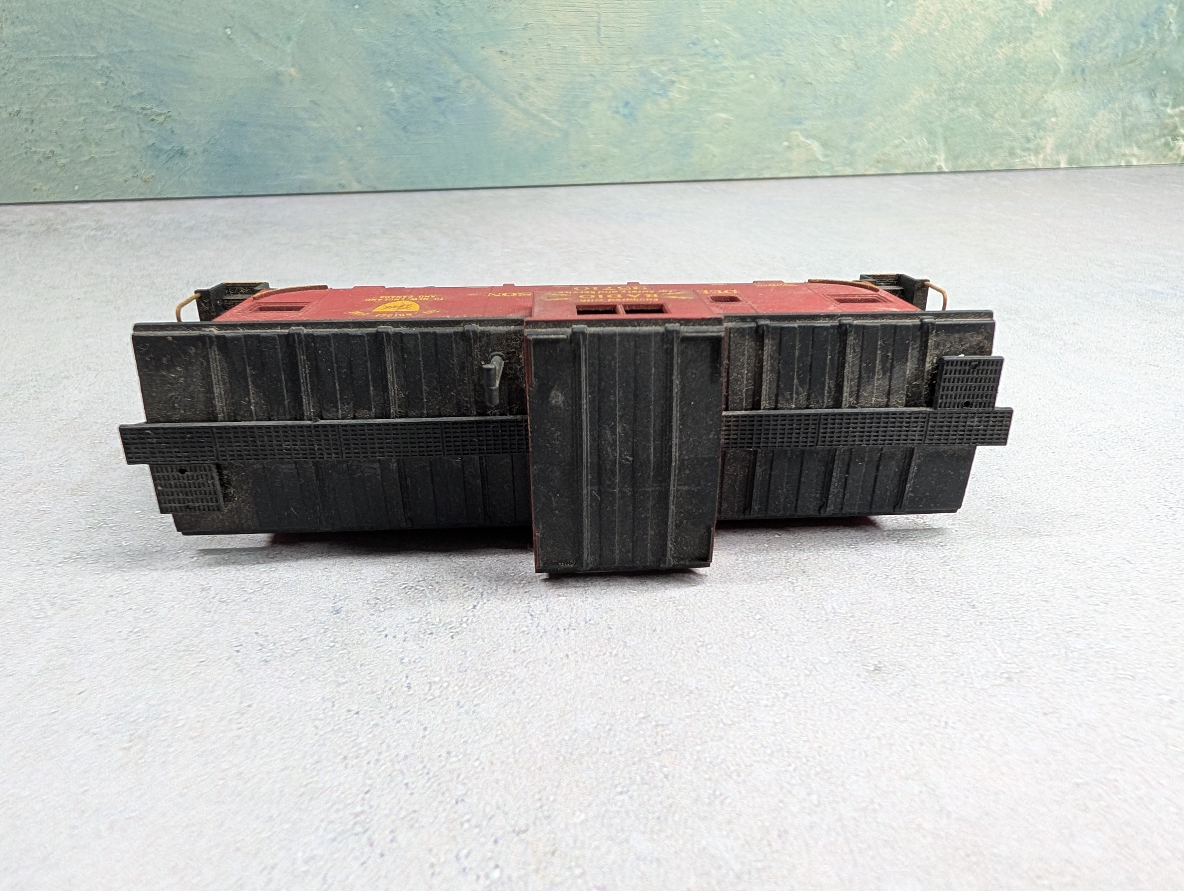 USED Athearn HO Scale Caboose Delaware and Hudson #35710