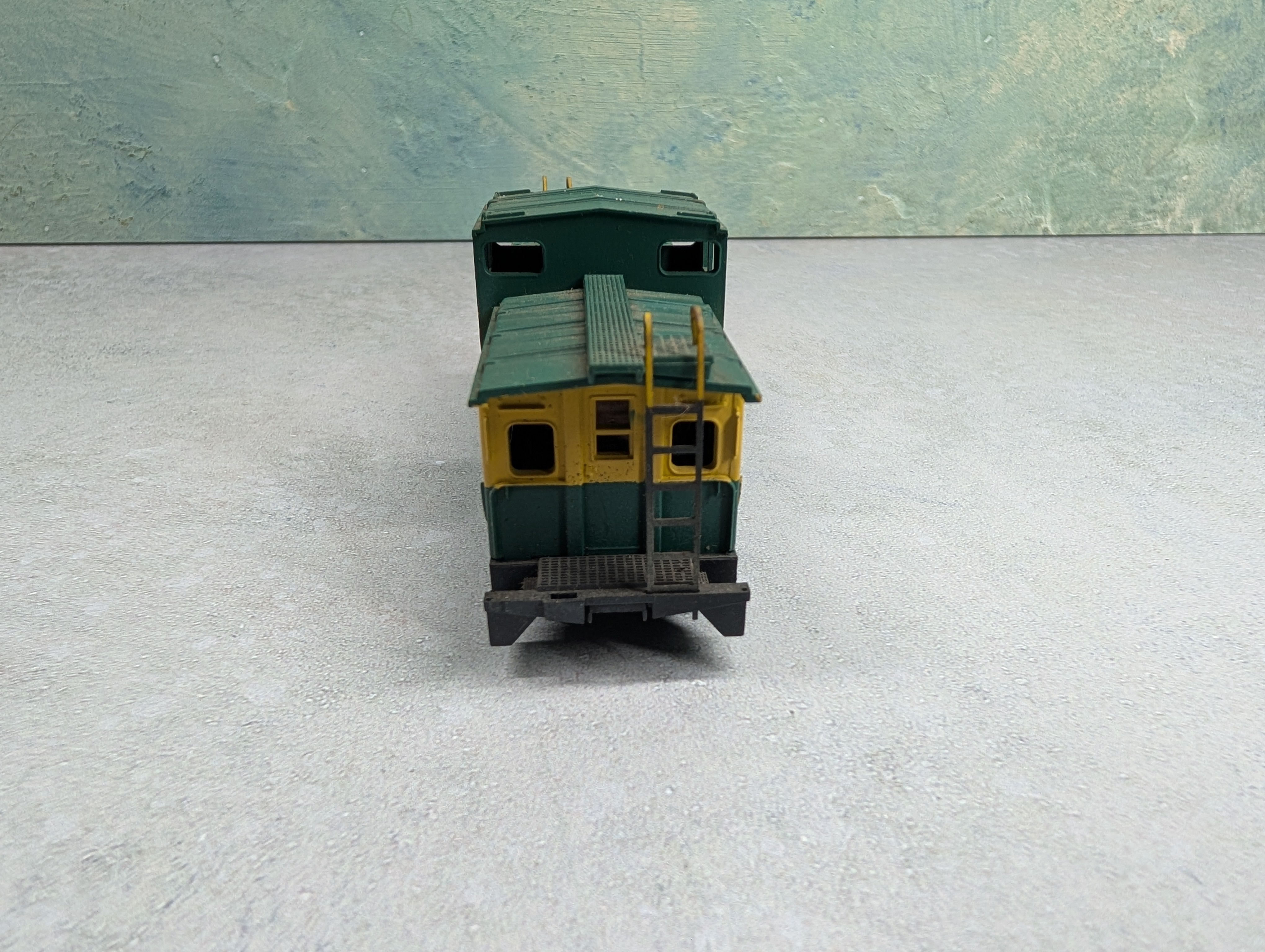 USED Athearn HO Scale Caboose Reading #92913