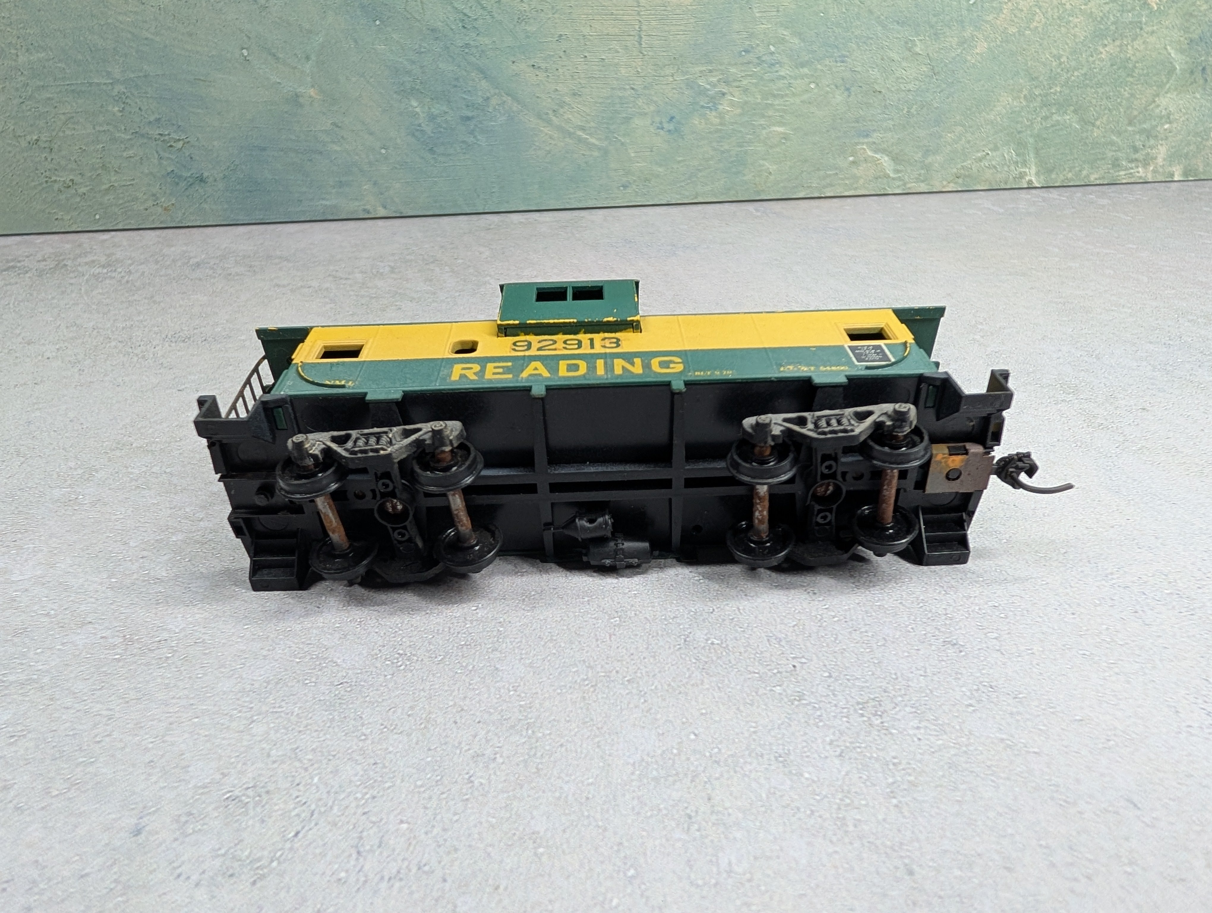 USED Athearn HO Scale Caboose Reading #92913