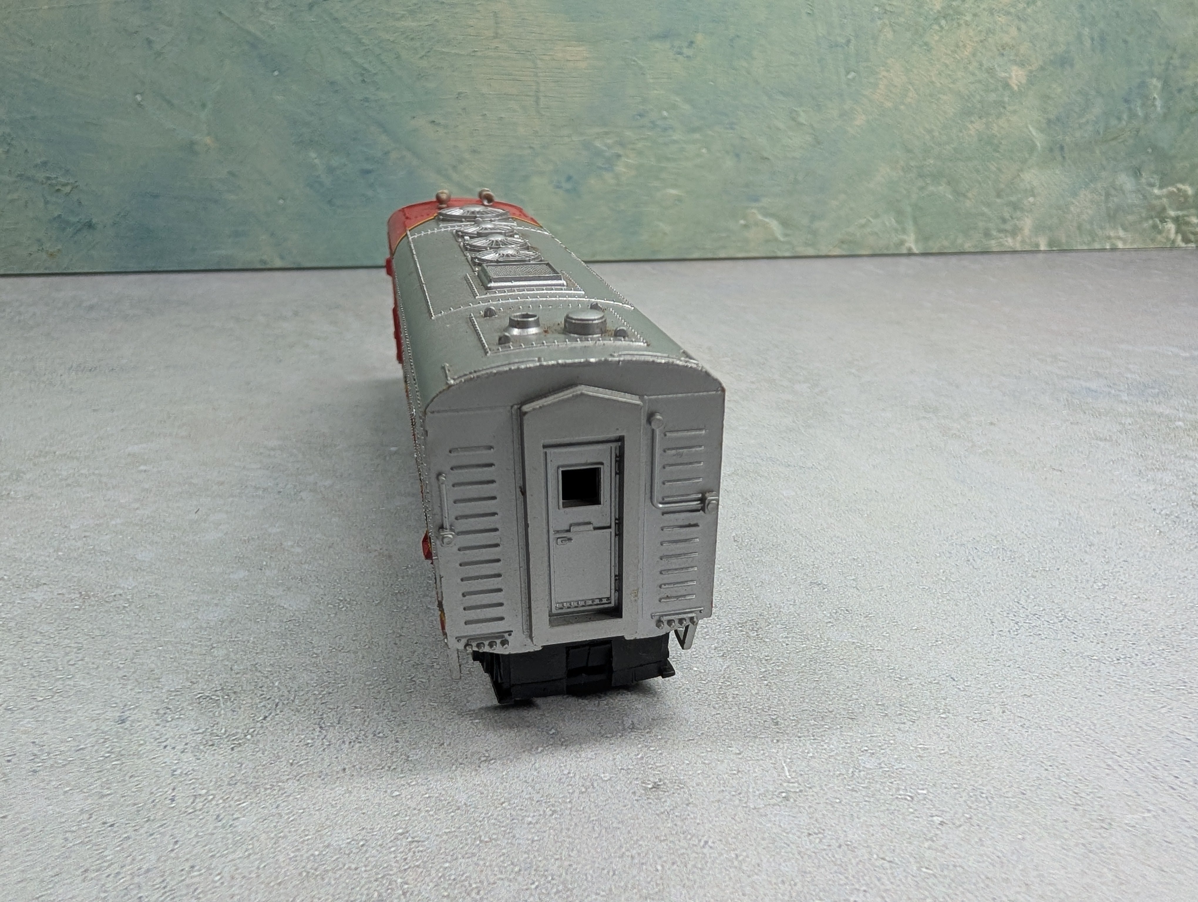 USED Bachmann HO Scale Diesel Locomotive Santa Fe #307 Runs DC