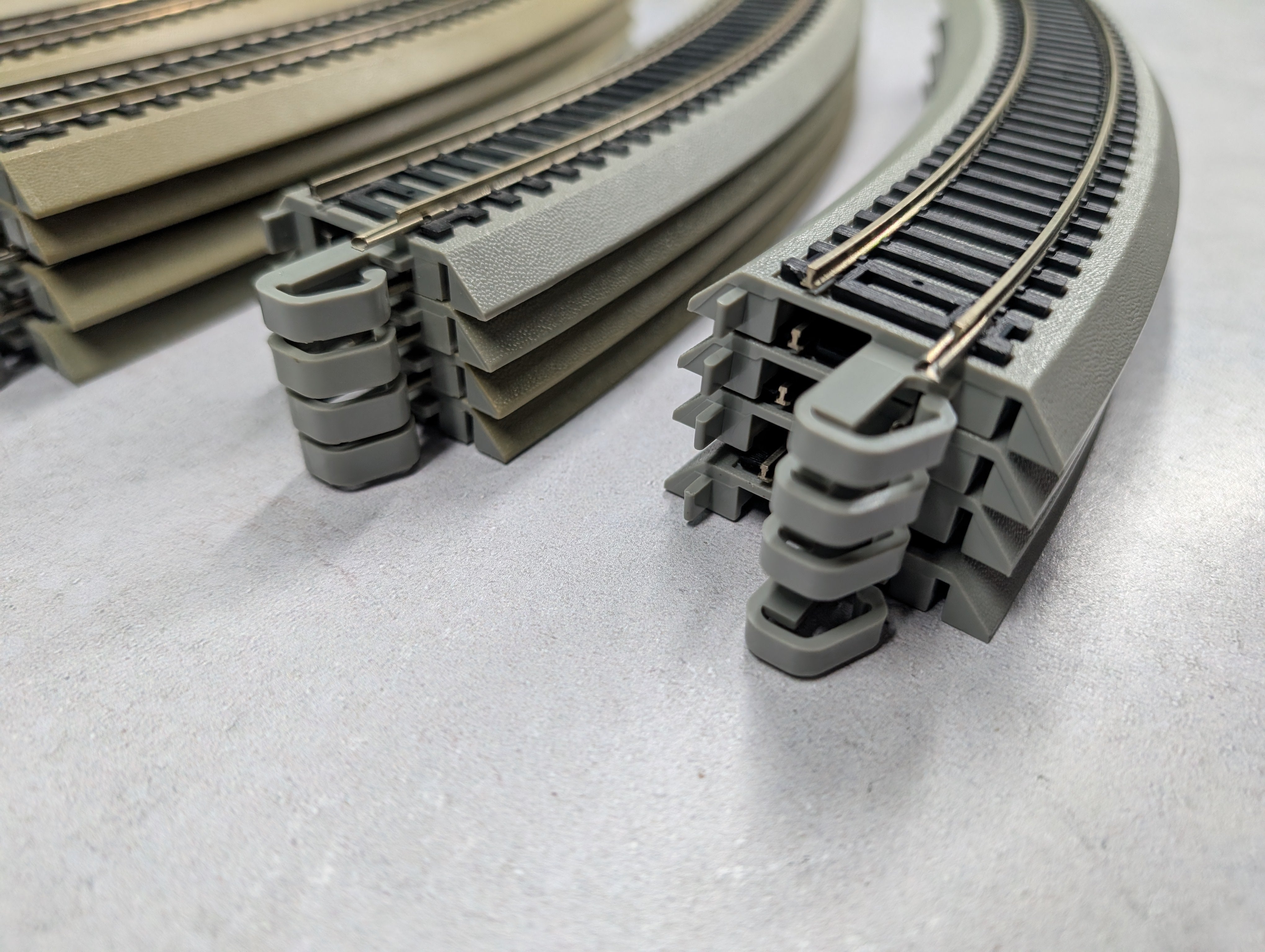 USED Bachmann HO Scale E-Z Track 18" Curve Nickel Silver Code 100 Track (20 pcs)