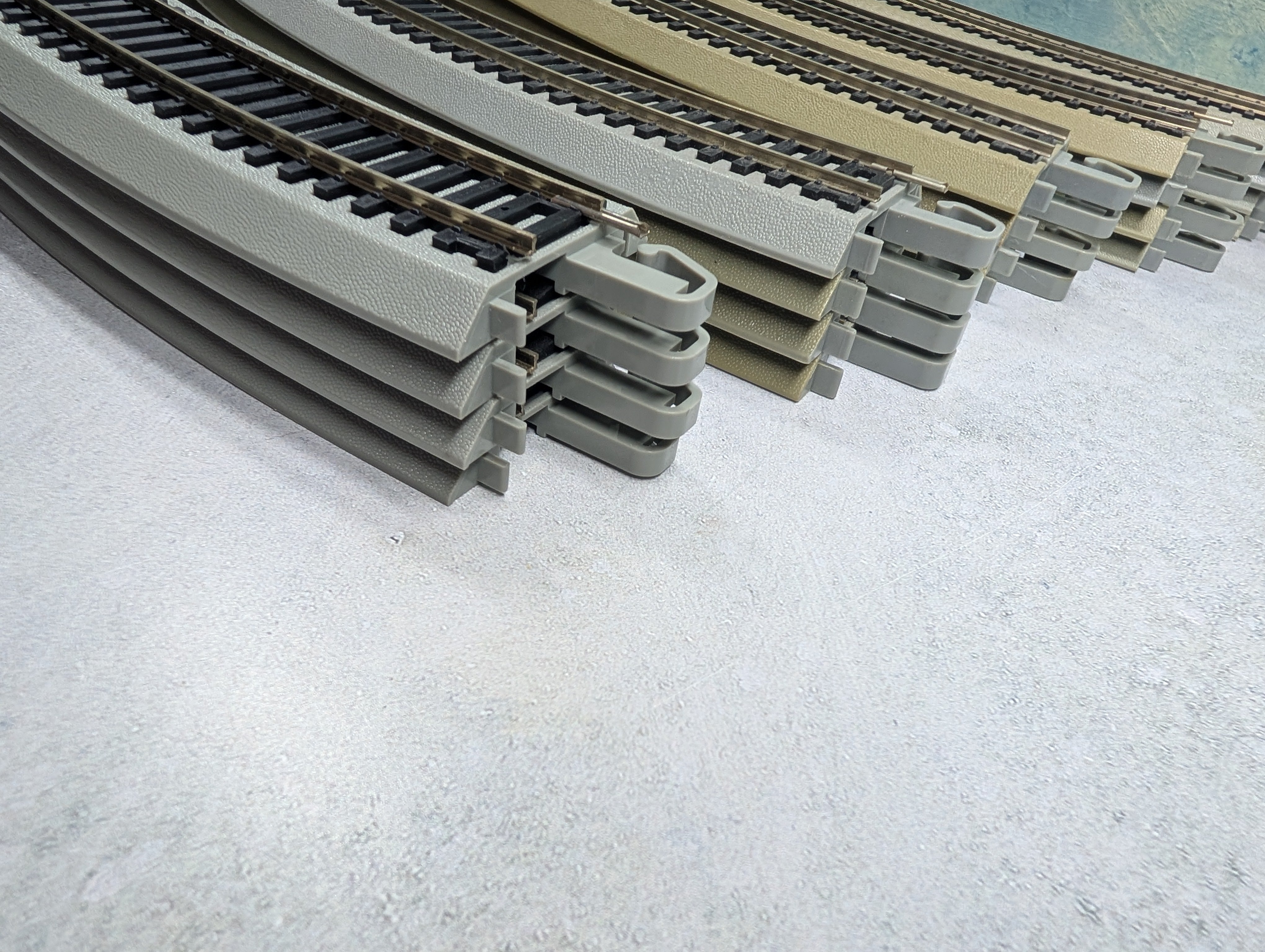 USED Bachmann HO Scale E-Z Track 18" Curve Nickel Silver Code 100 Track (20 pcs)