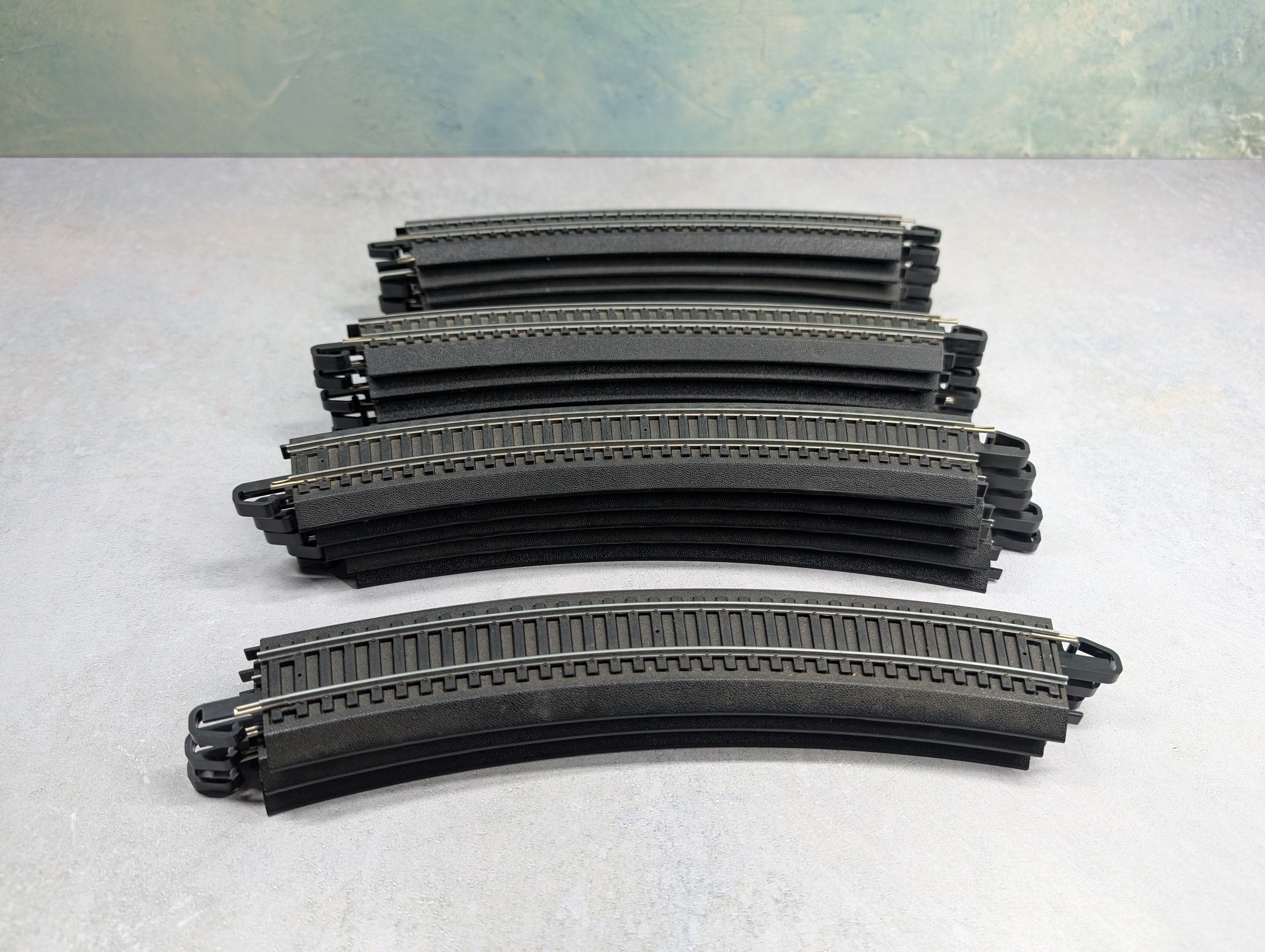 USED Bachmann HO Scale E-Z Track 18" Curve Steel Code 100 Track (18 pcs)