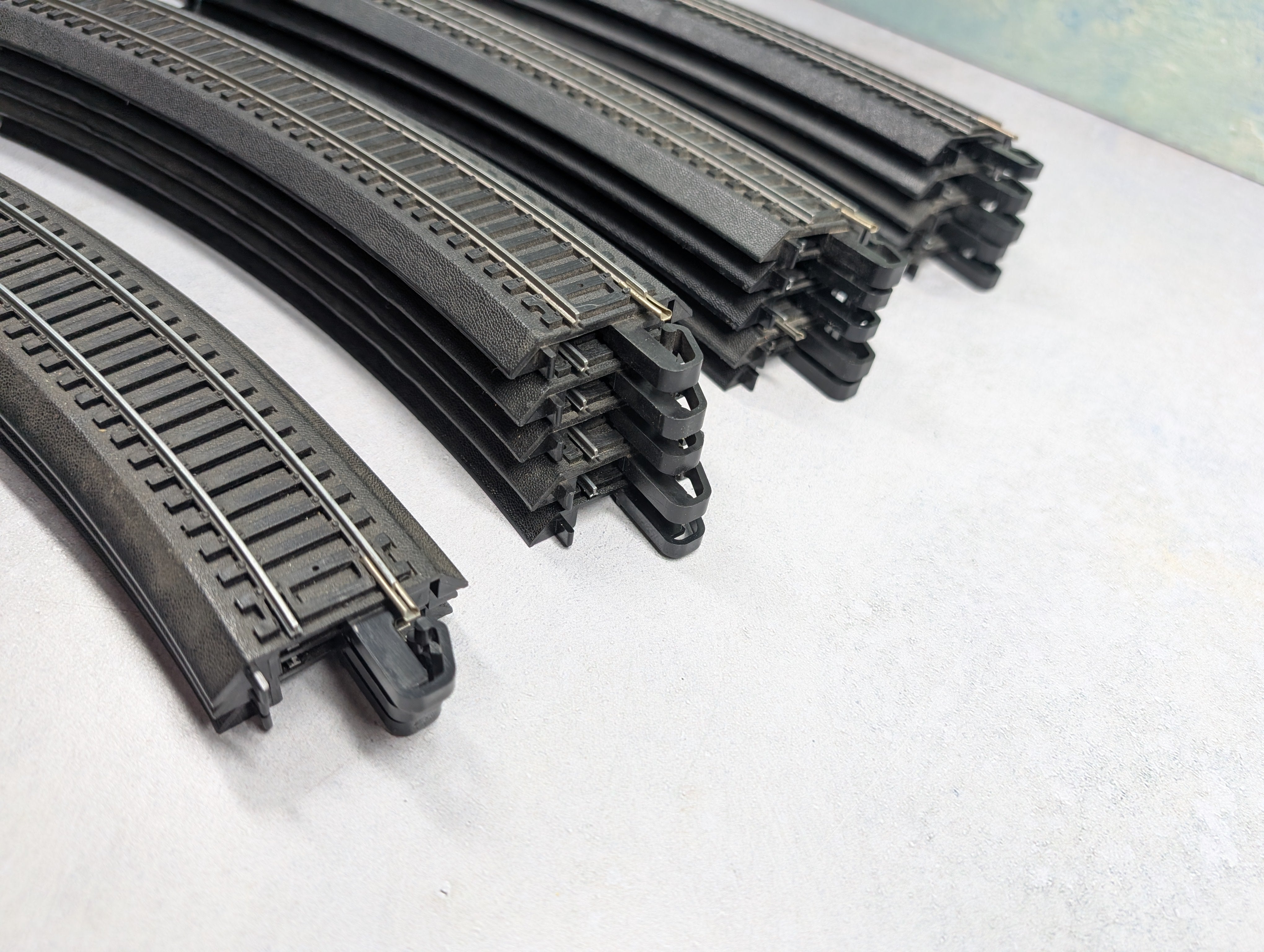 USED Bachmann HO Scale E-Z Track 18" Curve Steel Code 100 Track (18 pcs)