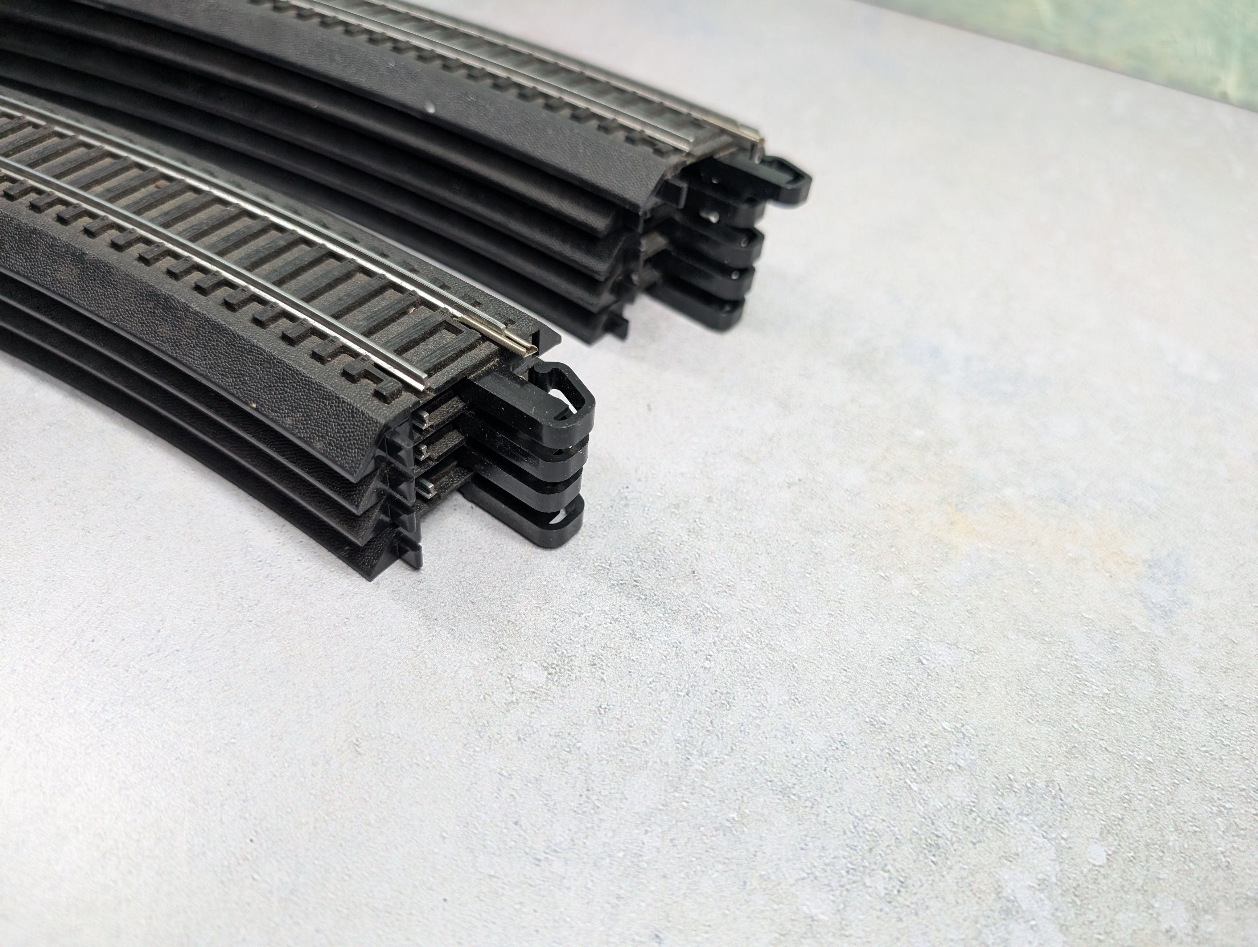 USED Bachmann HO Scale E-Z Track 22" Curve Steel Code 100 Track (9 pcs)