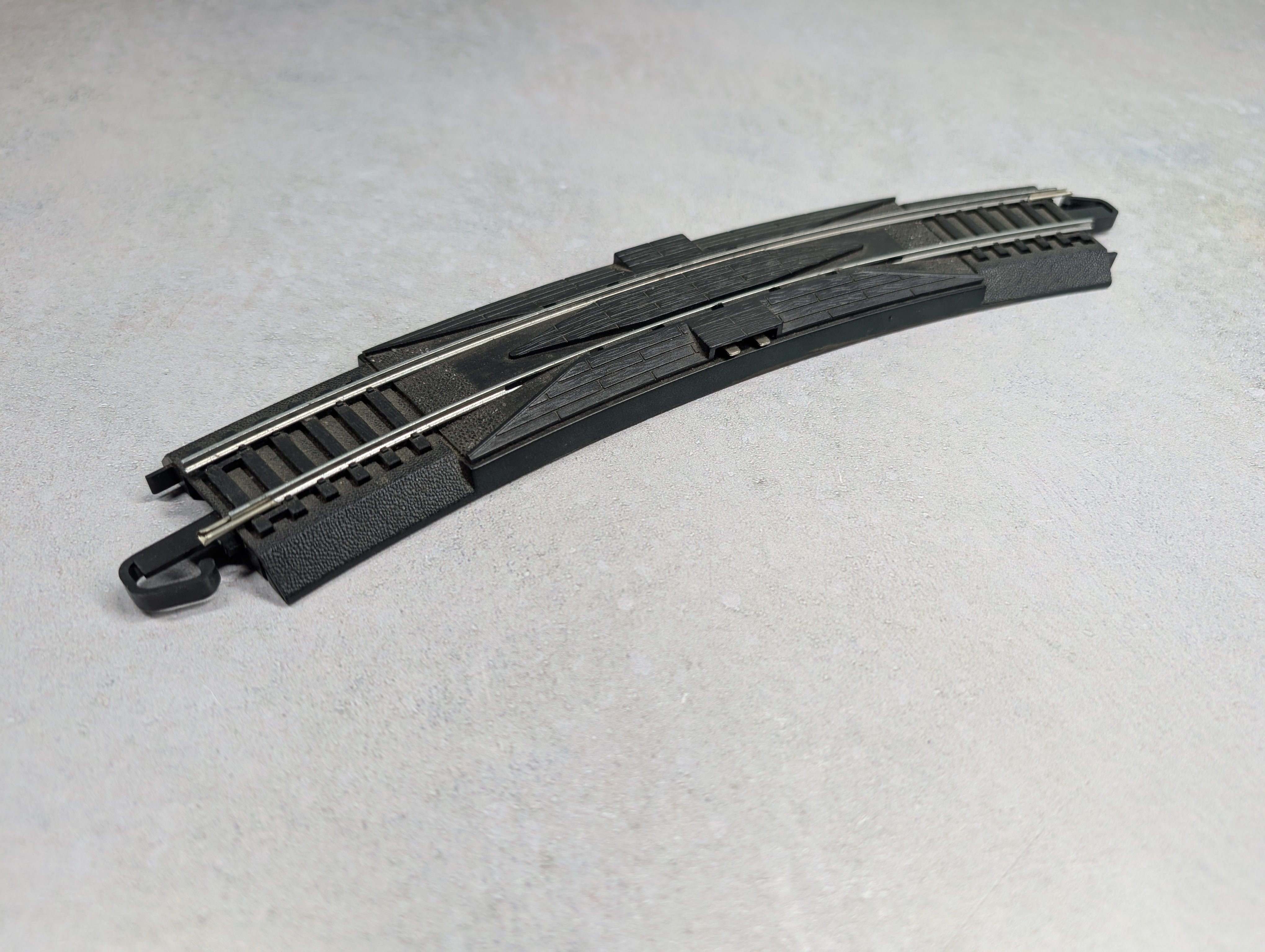 USED Bachmann HO Scale E-Z Track 18" Terminal Rerailer Curve Steel Code 100 Track