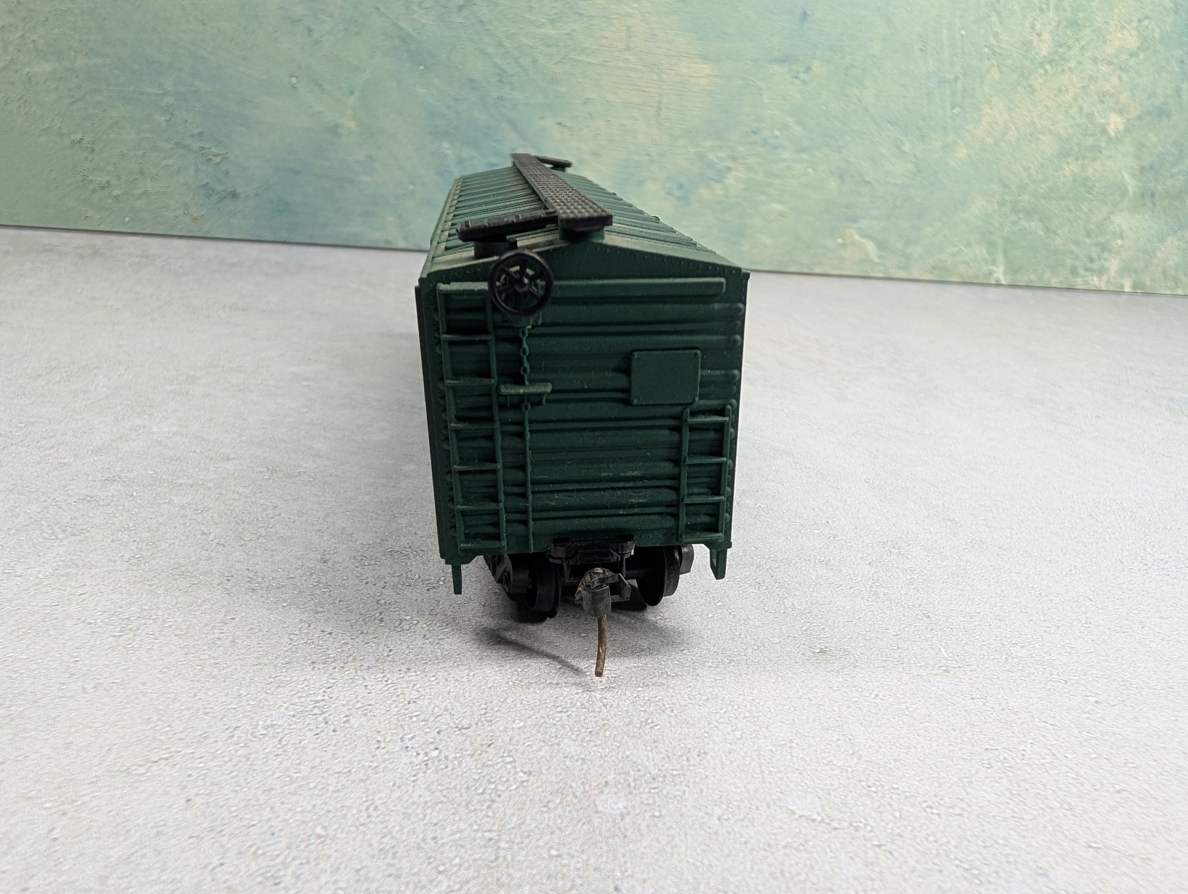 USED AHM HO Scale 50' Box Car Northern Pacific NP #8130