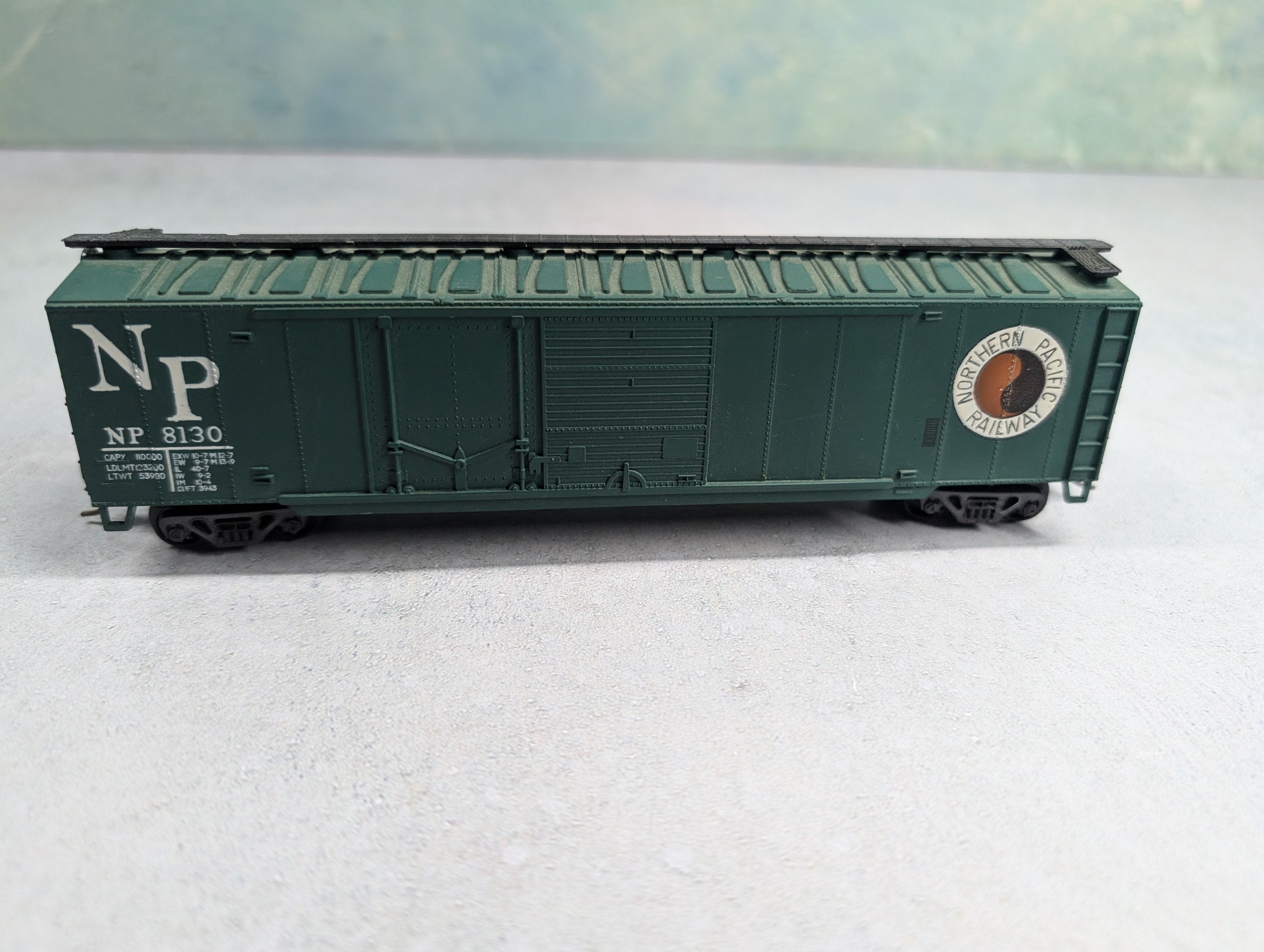 USED AHM HO Scale 50' Box Car Northern Pacific NP #8130