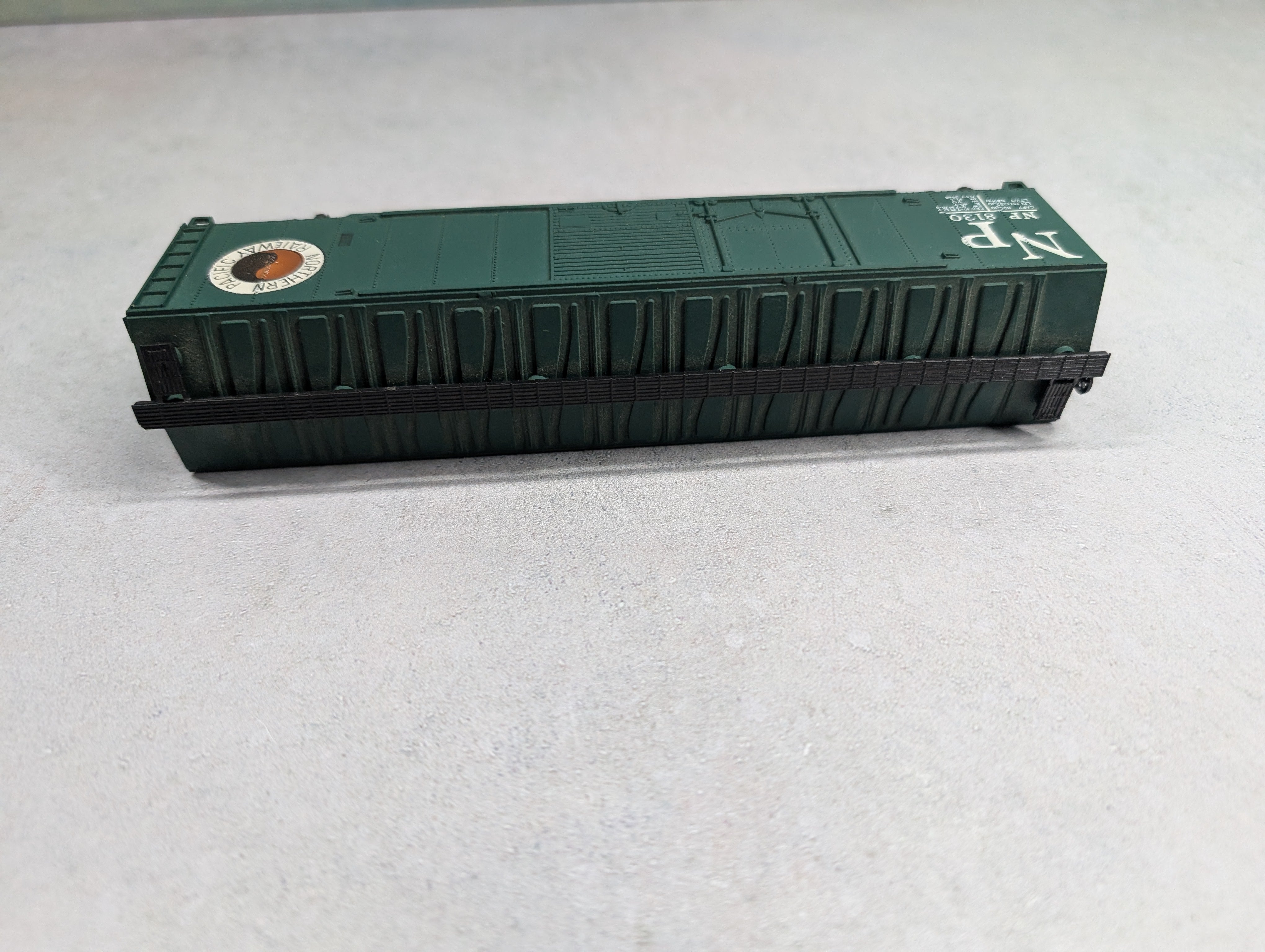 USED AHM HO Scale 50' Box Car Northern Pacific NP #8130