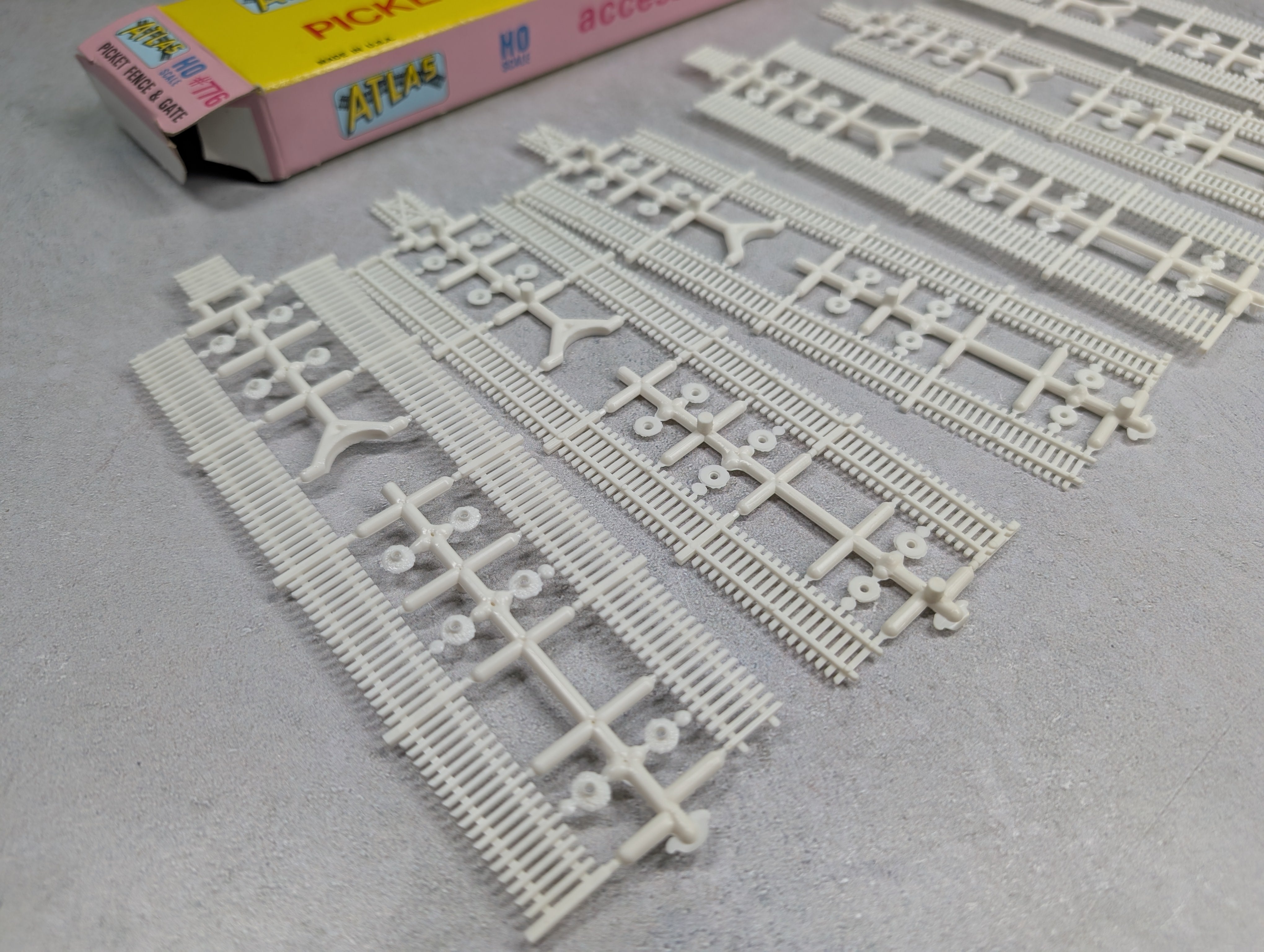 USED Atlas 776 HO Scale Picket Fence