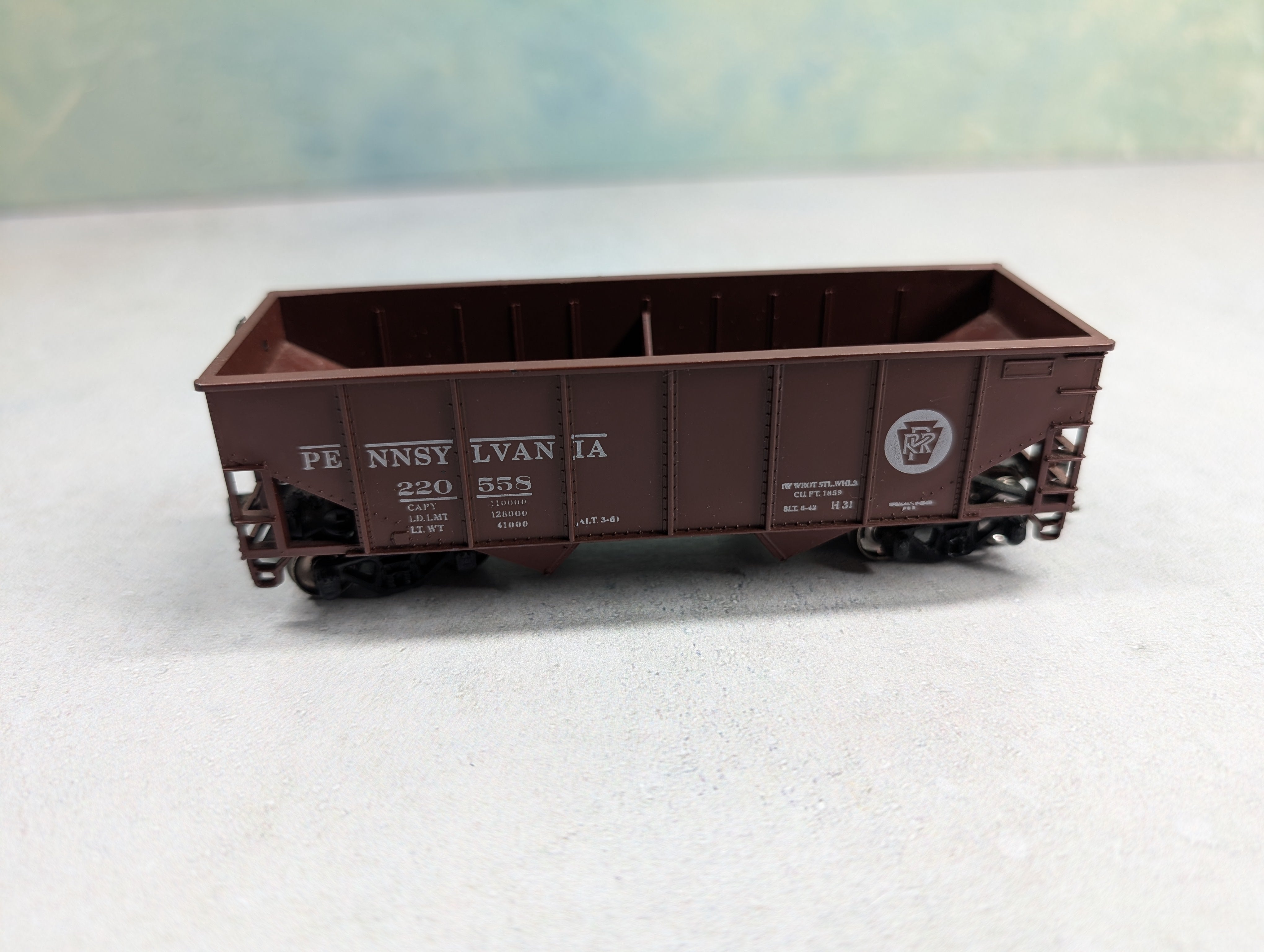 USED Athearn 5445 HO Scale 34' Ribbed Side Hopper Pennsylvania PRR #220558