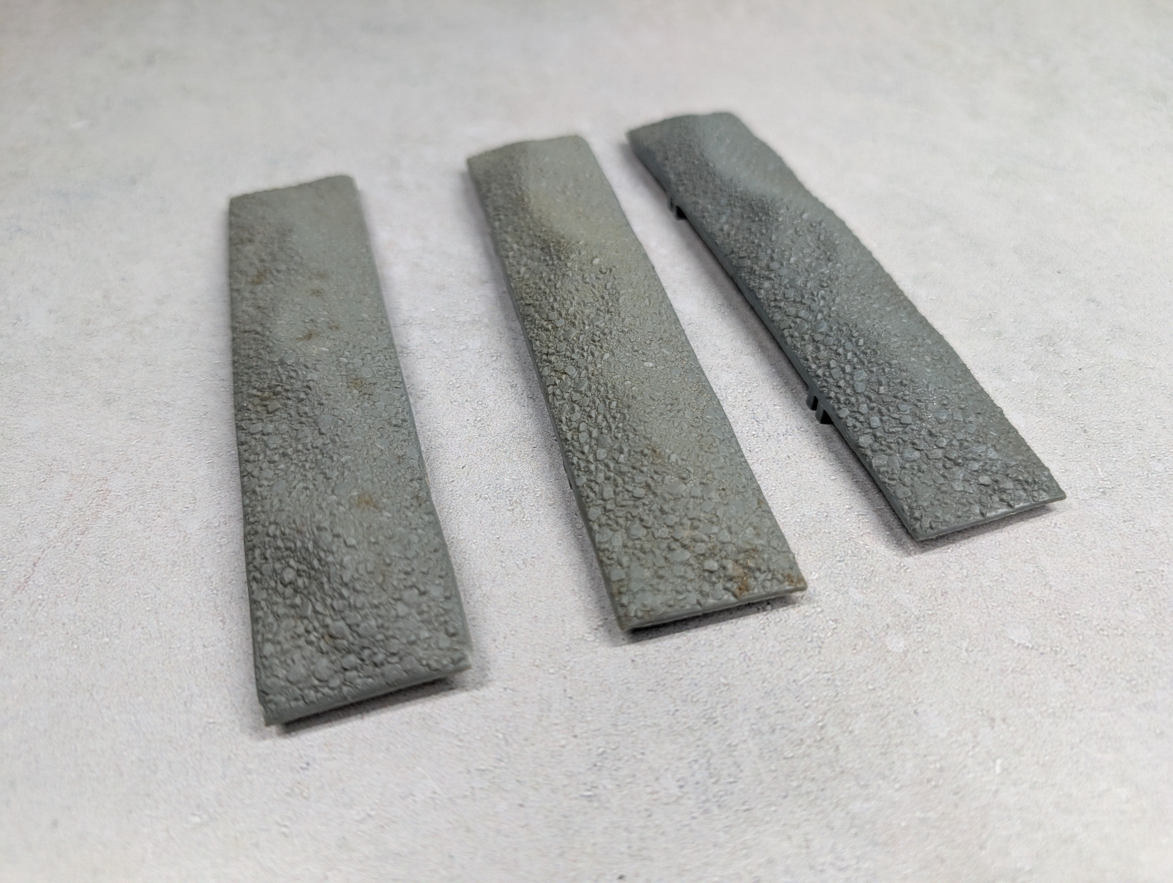 USED HO Scale Gray Ballast Loads (3 pcs)