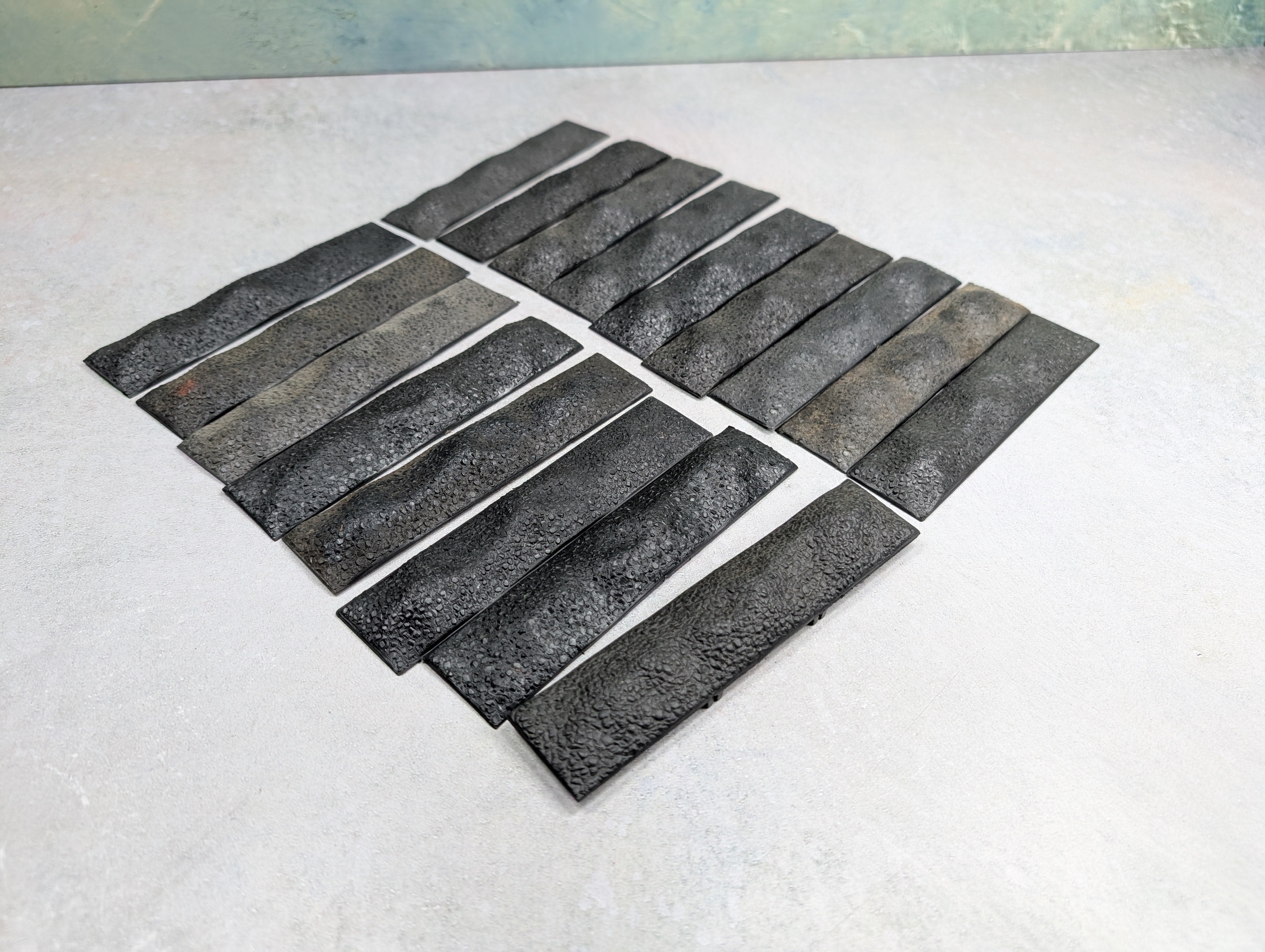 USED HO Scale Plastic Black Loads (17 pcs)