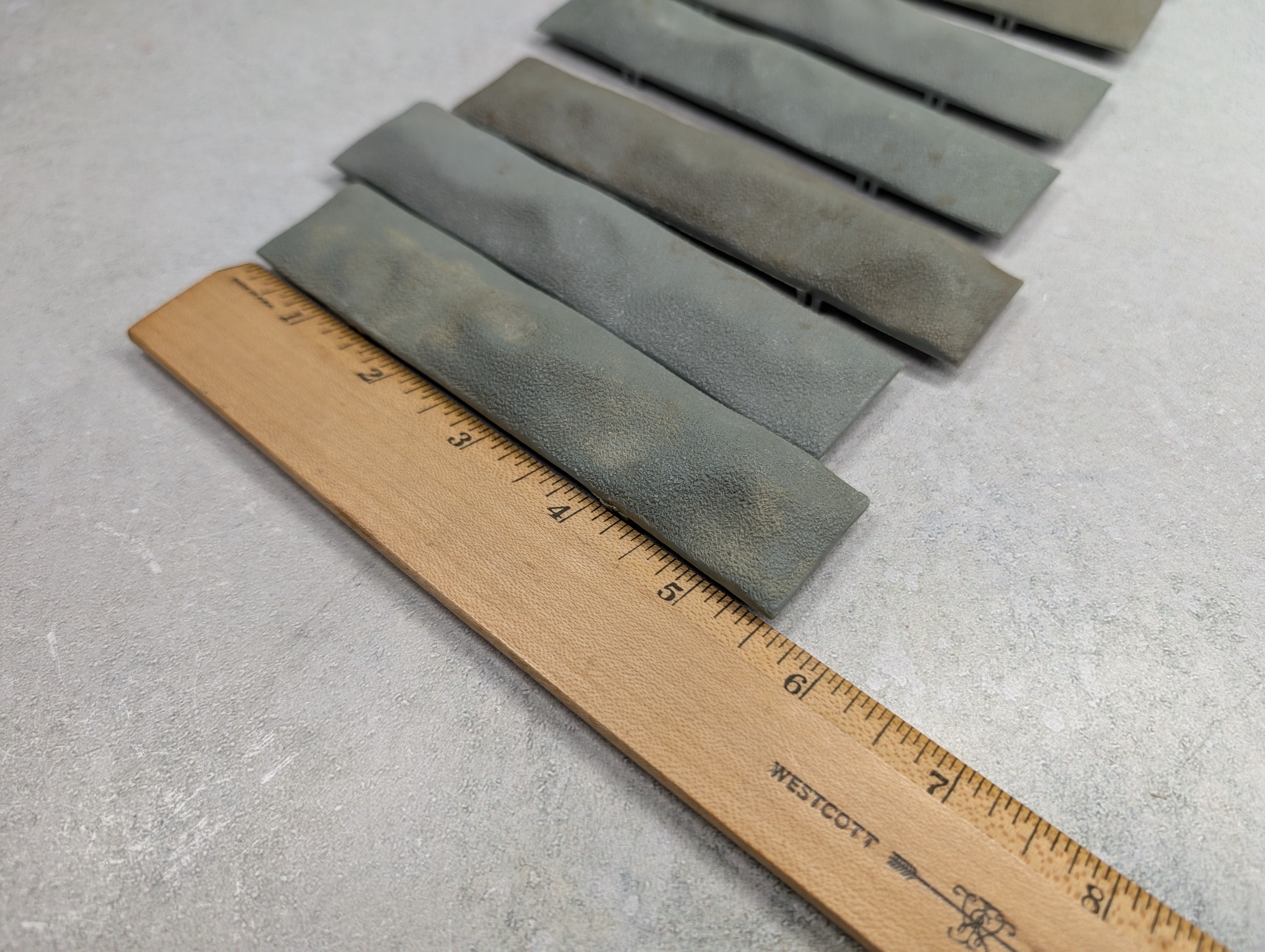 USED HO Scale Plastic Gray Loads for Hopper or Gondola (9 pcs)