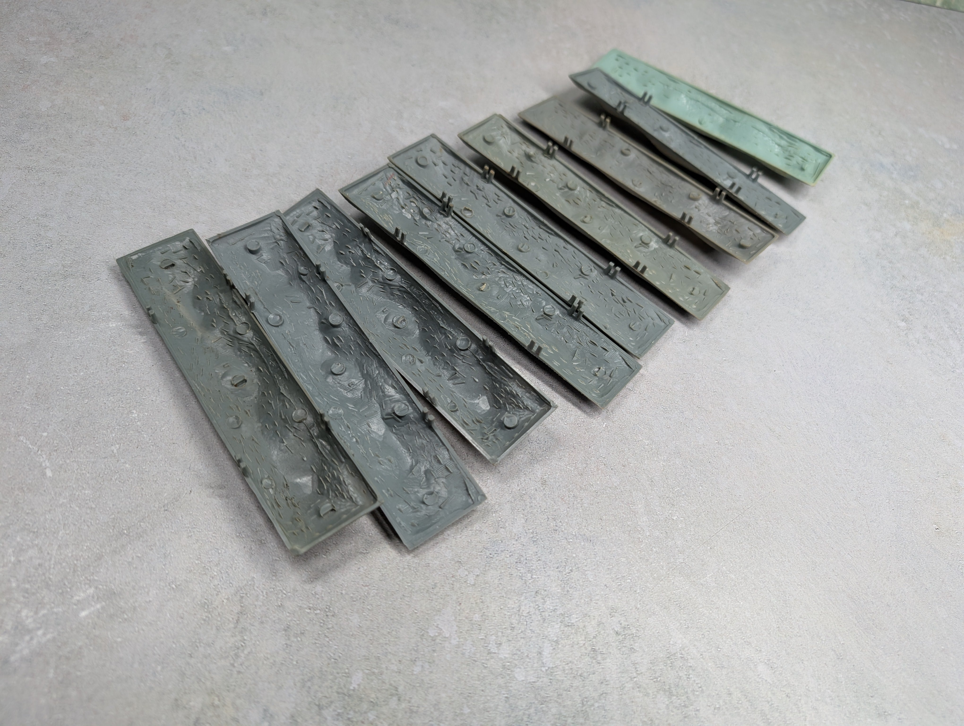 USED HO Scale Plastic Gray Loads for Hopper or Gondola (9 pcs)
