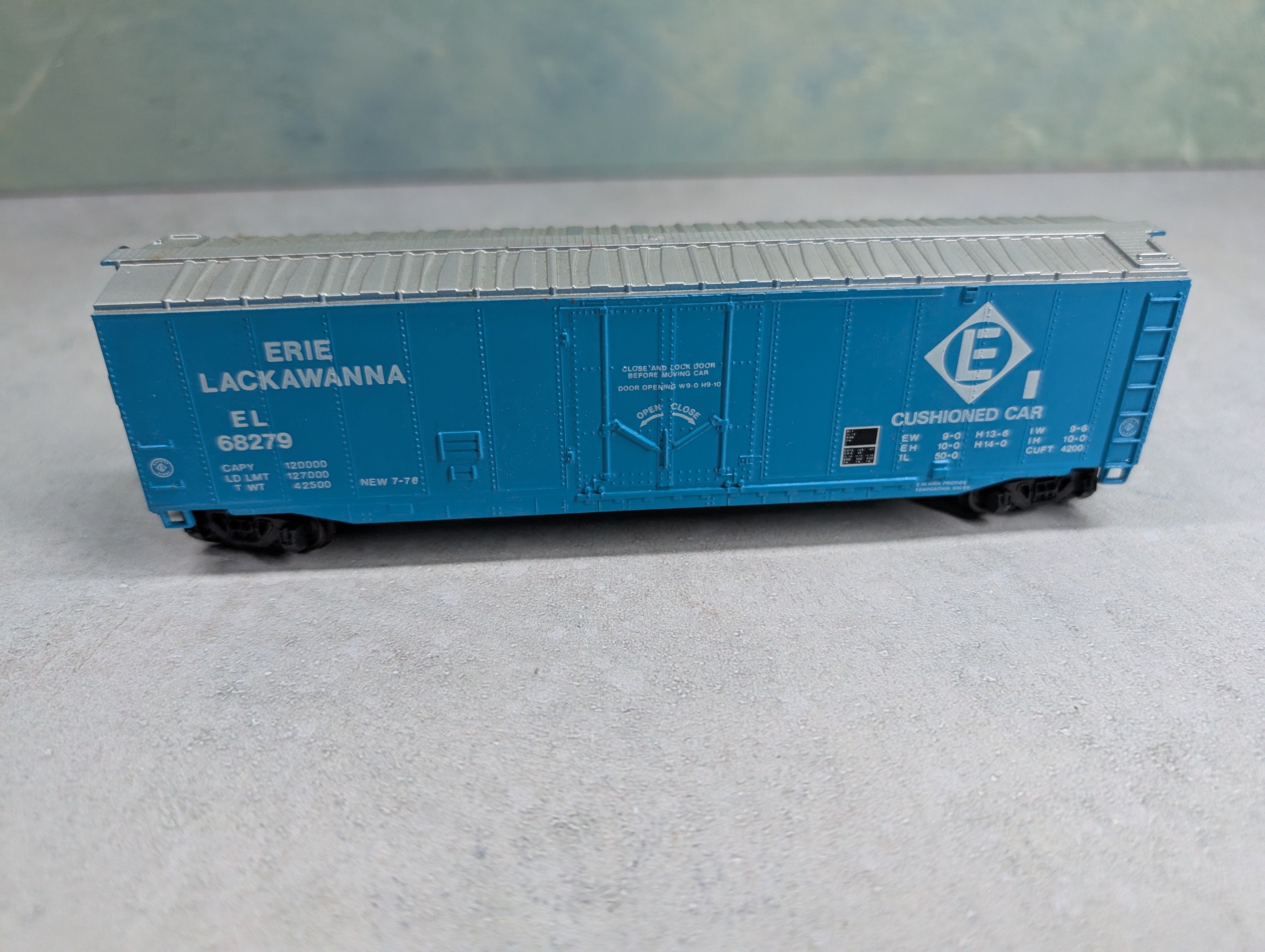USED Bachmann HO Scale 50' Box Car Erie Lackawanna EL #68279