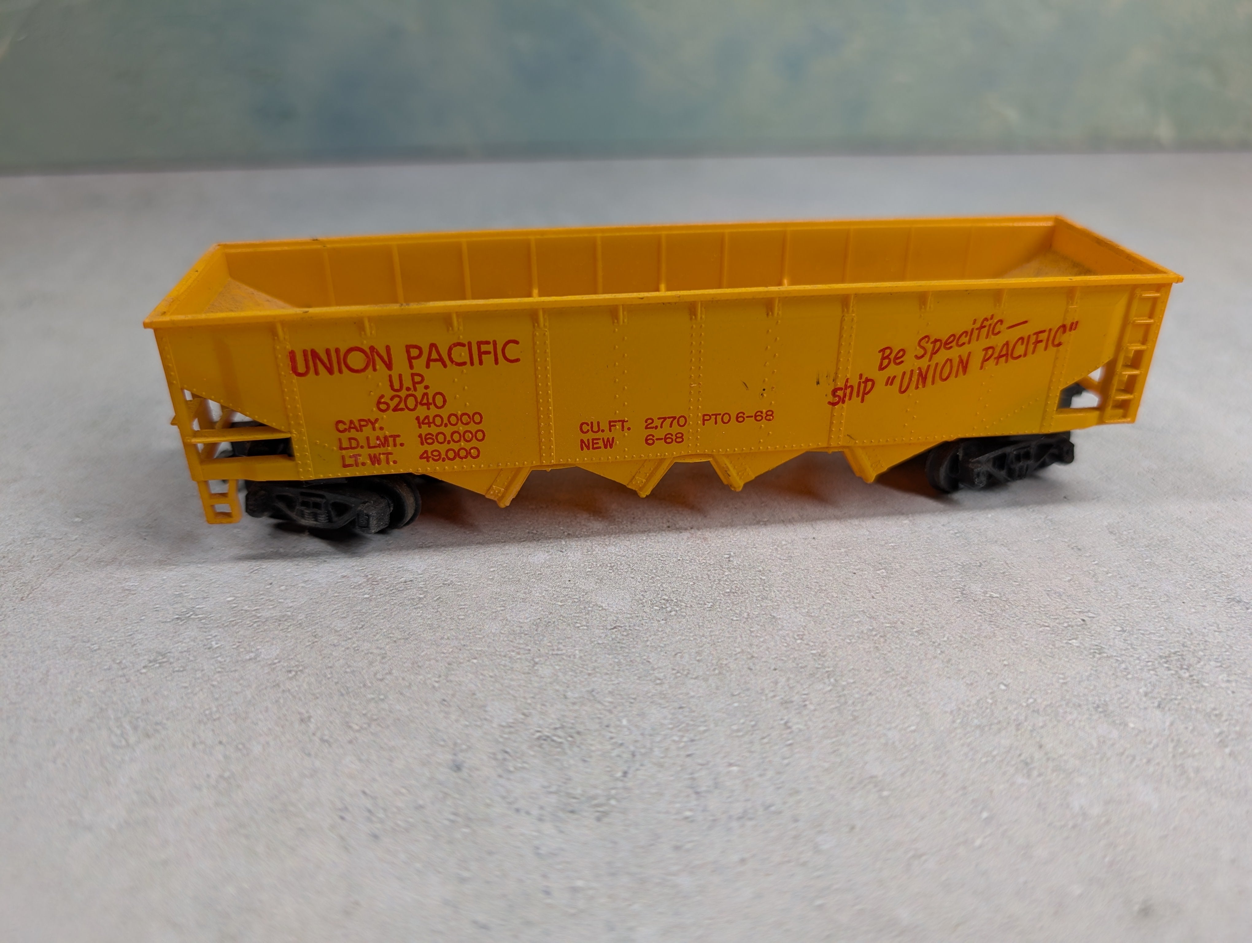 USED Bachmann HO Scale Quad Hopper Union Pacific UP #62040