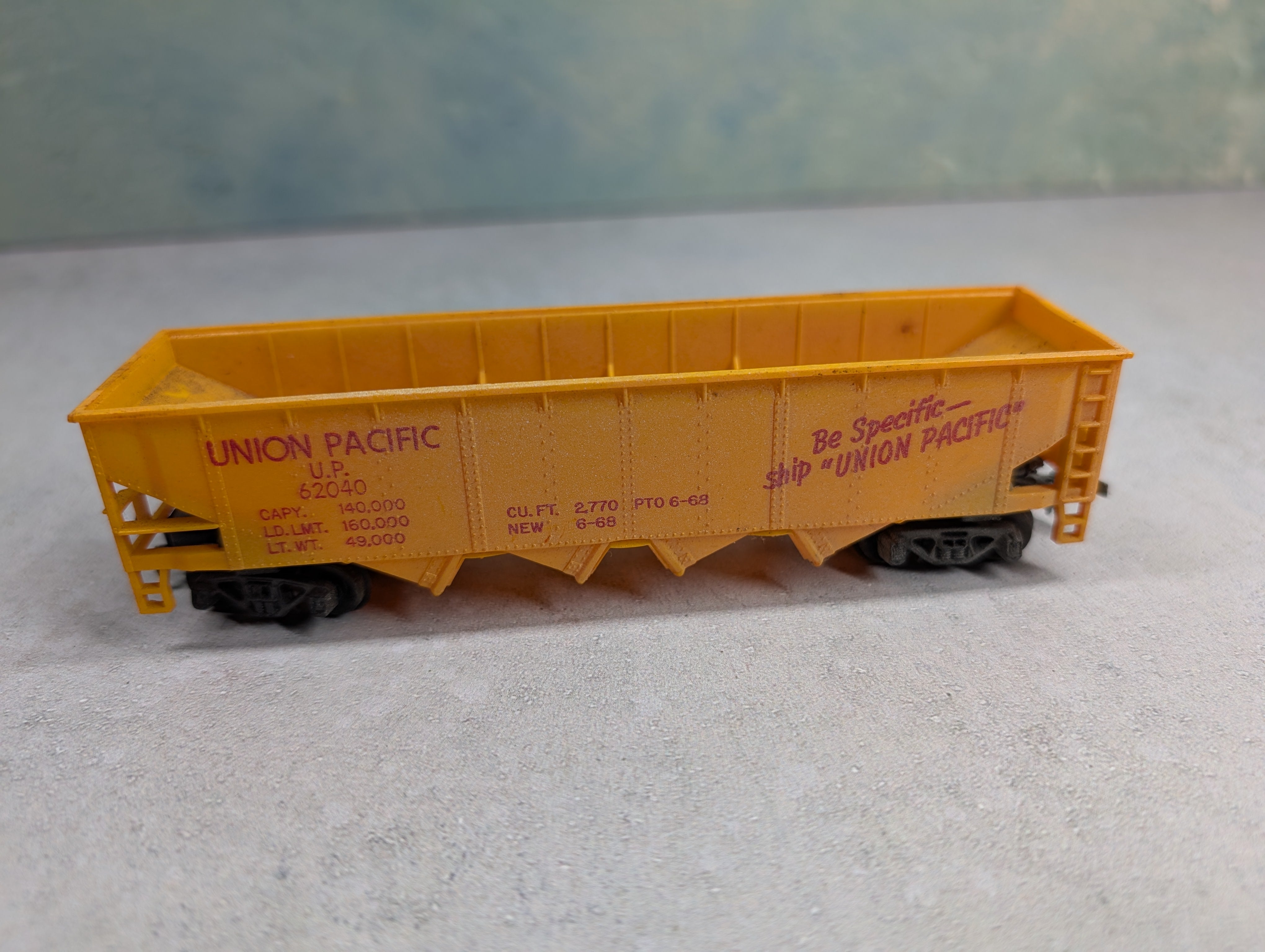 USED Bachmann HO Scale Quad Hopper Union Pacific UP #62040