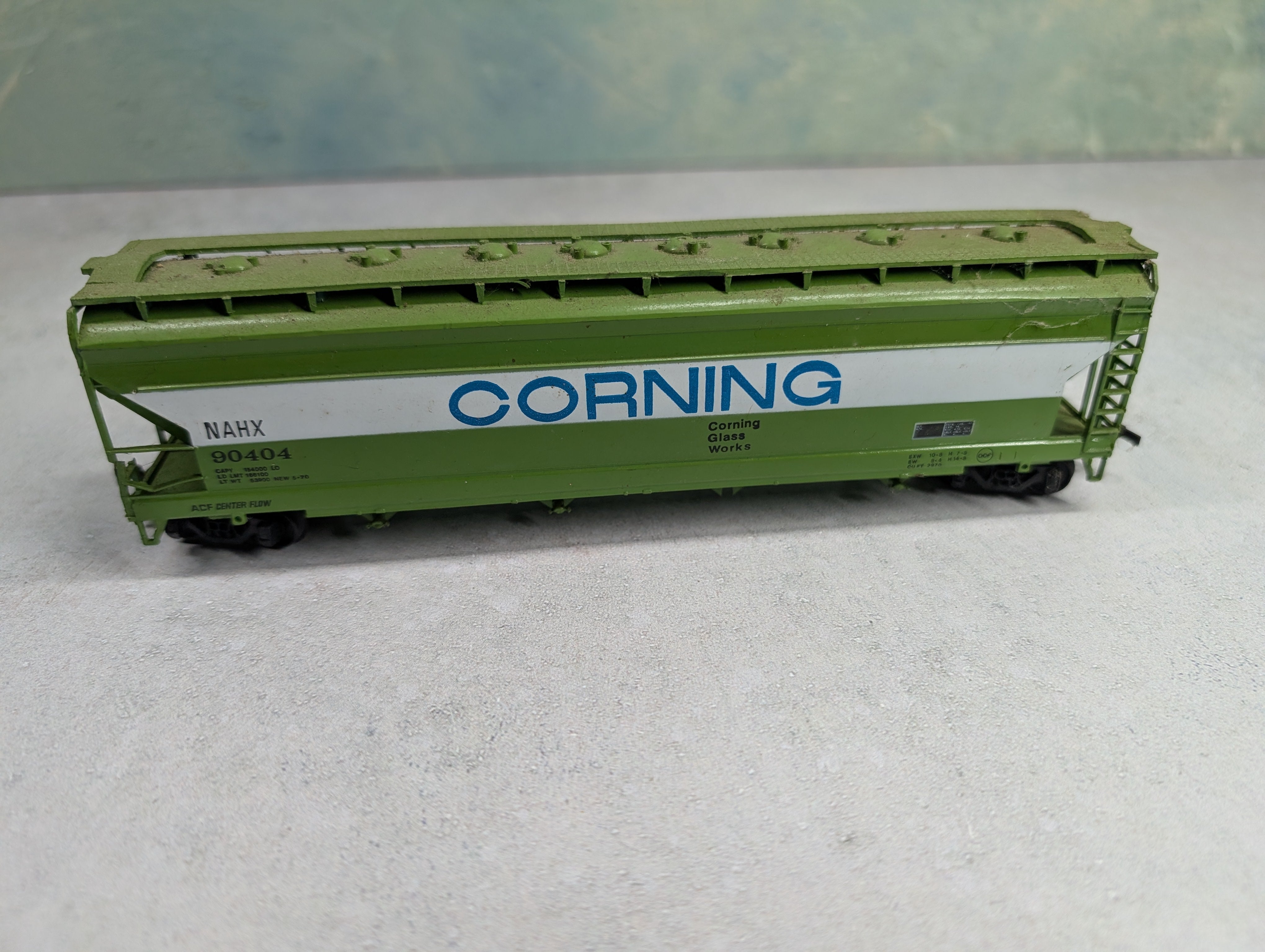 USED Bachmann HO Scale ACF Center Flow Covered Hopper Corning NAHX #90404