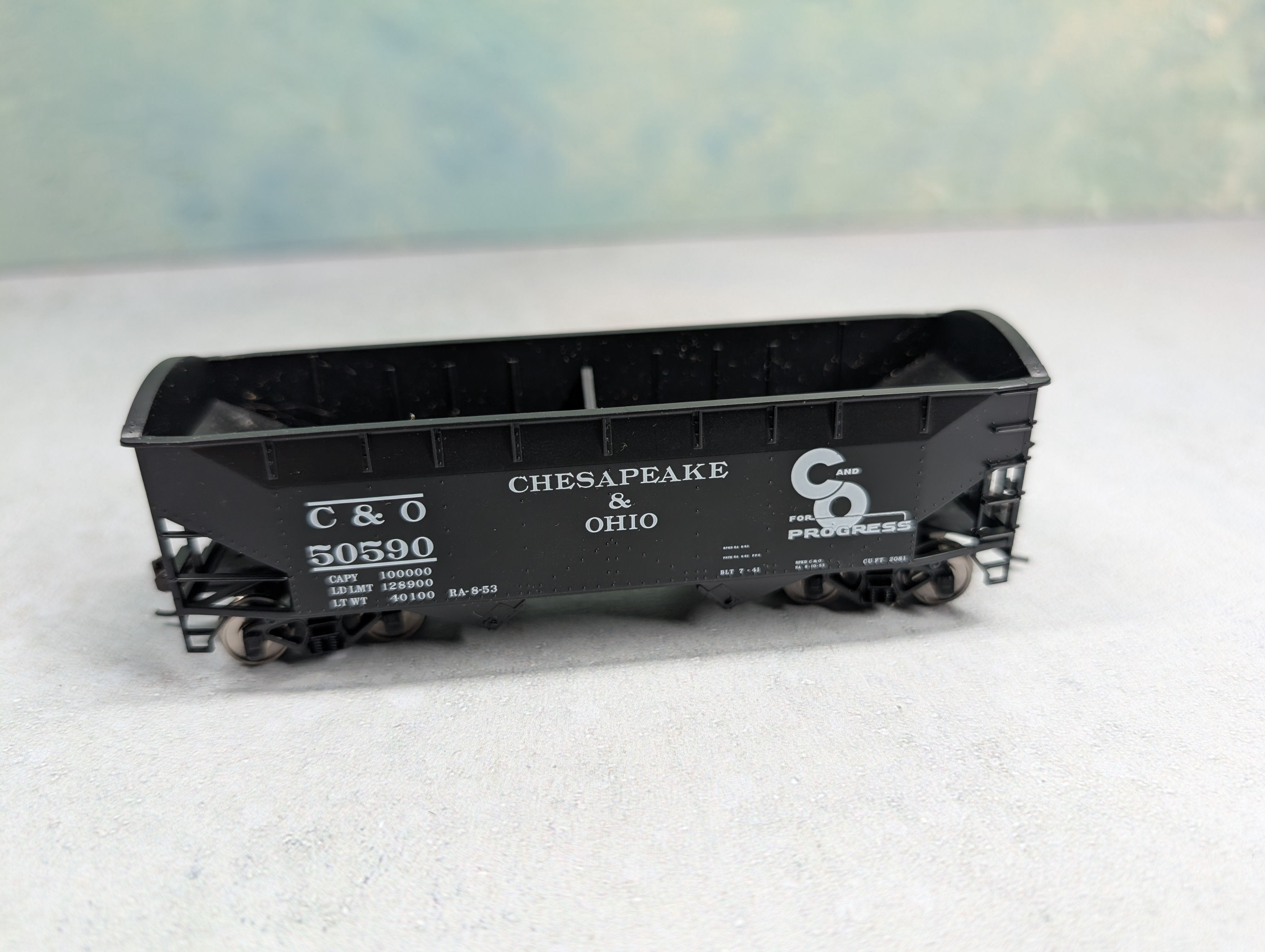 USED Atlas HO Scale 50 Ton 2 Bay Hopper Chesapeake and Ohio C&O #50590