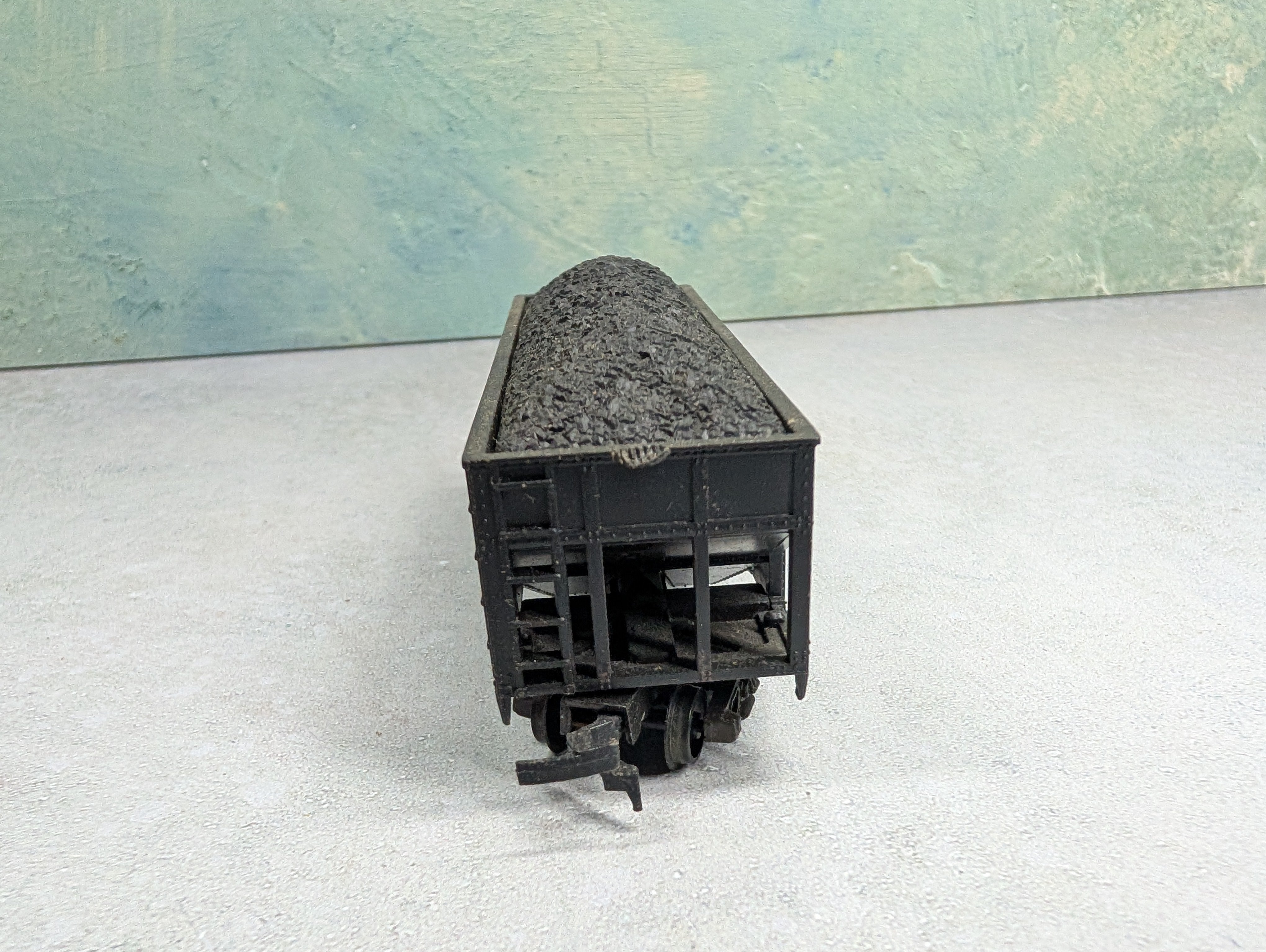 USED REVELL HO Scale 50 Ton 2 Bay Hopper Norfolk & Western N&W #4042 w/ Coal