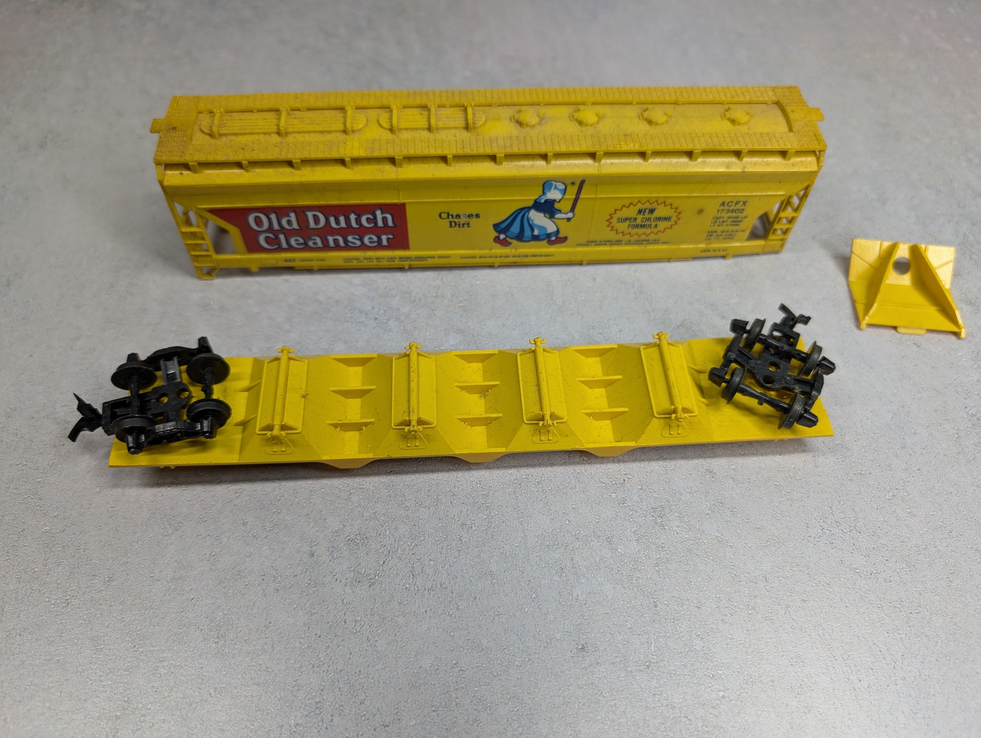 USED Tyco HO Scale 4 Bay ACF Center Flow Covered Hopper Old Dutch Cleanser ACFX #173402