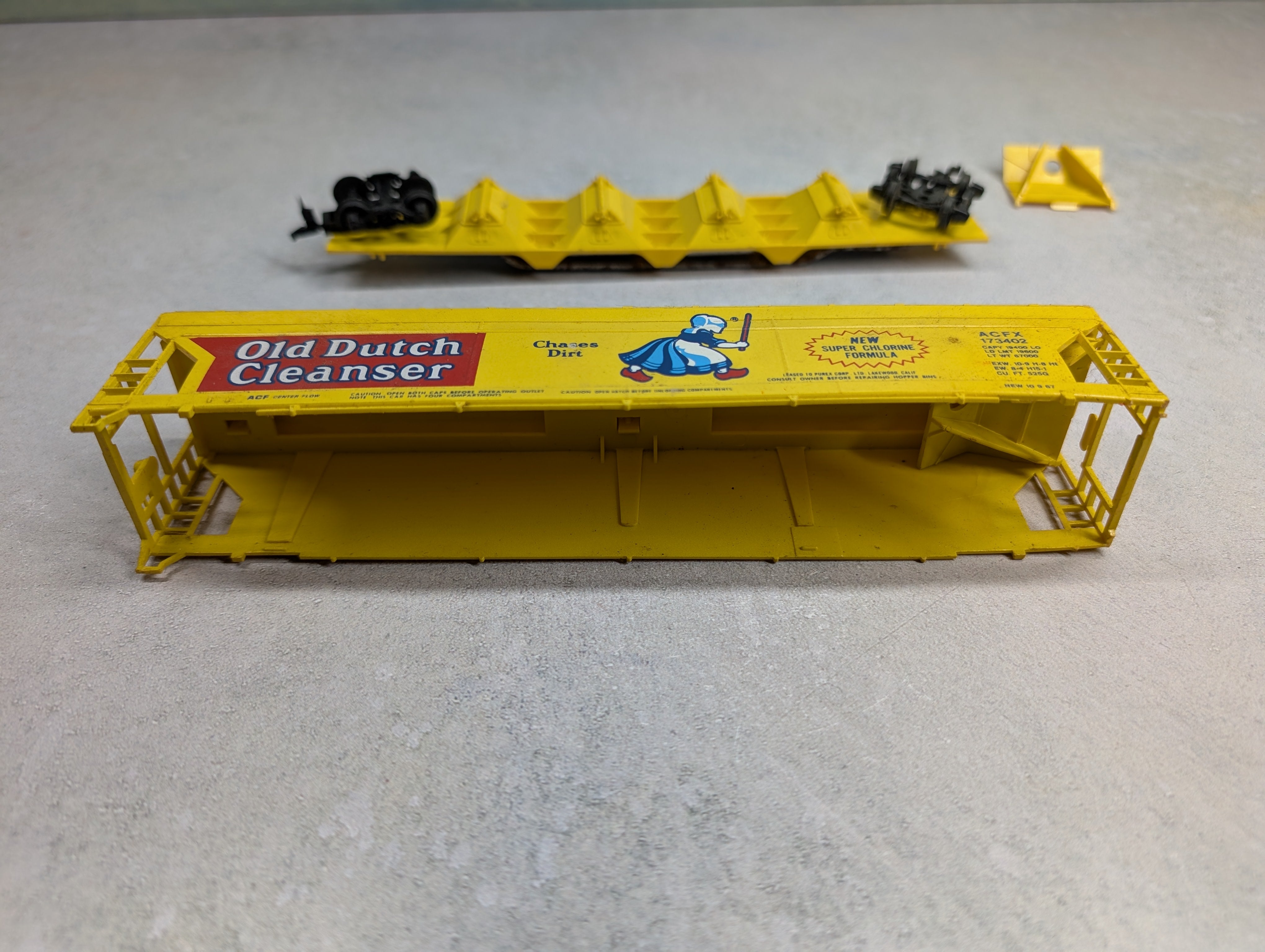 USED Tyco HO Scale 4 Bay ACF Center Flow Covered Hopper Old Dutch Cleanser ACFX #173402