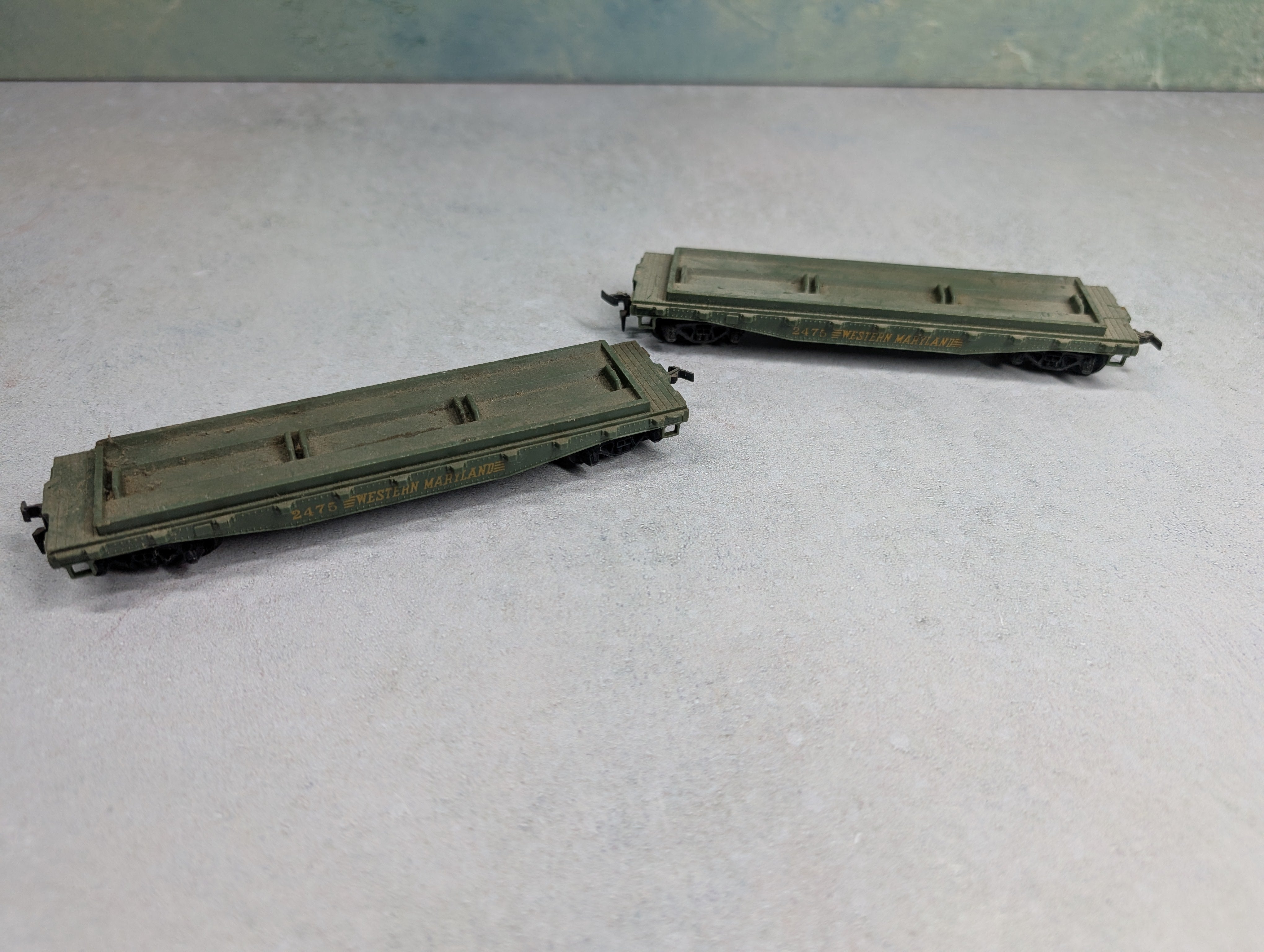 USED Tyco HO Scale 40' Flat Cars Western Maryland #2475 (2 pcs)