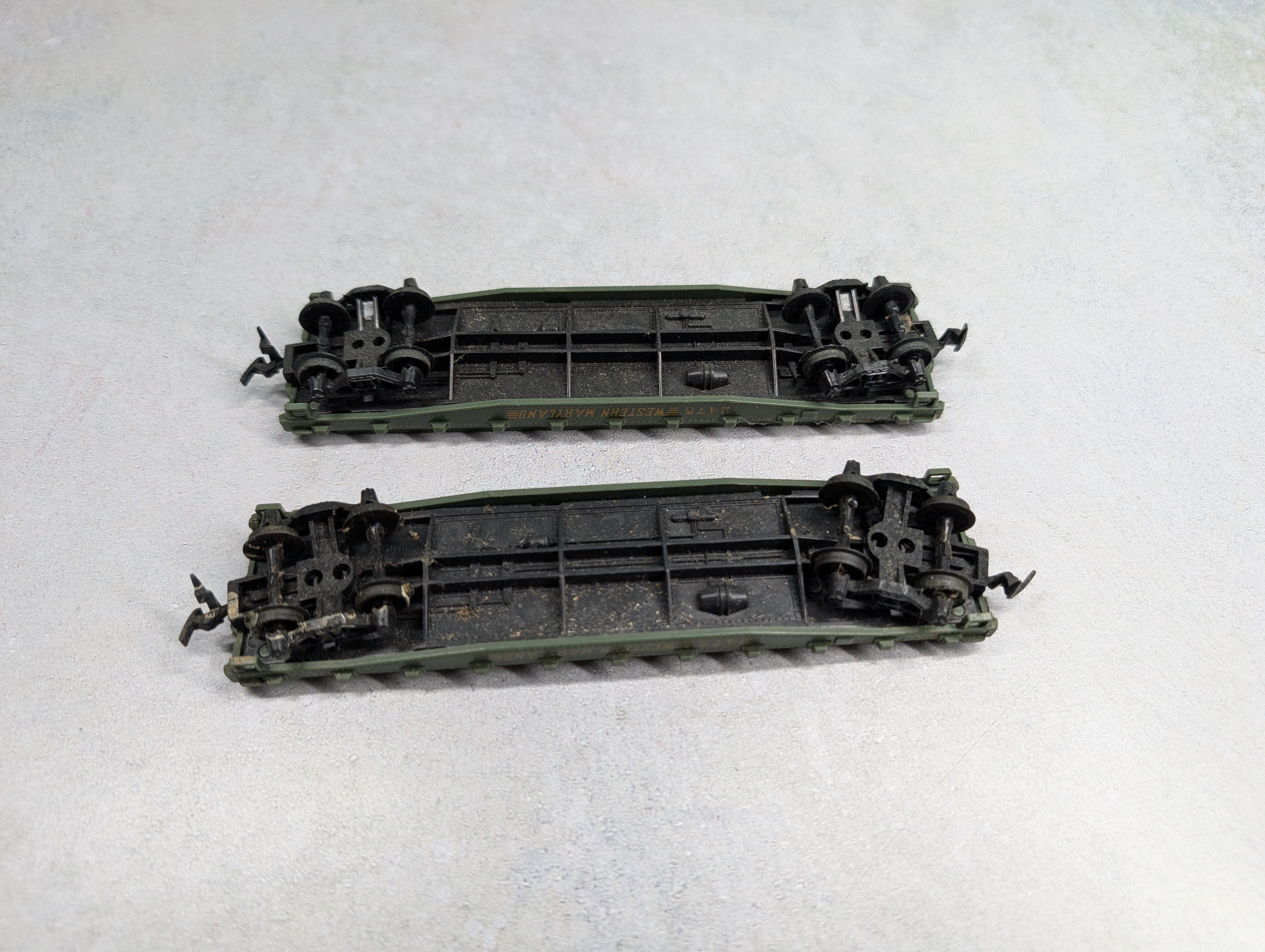 USED Tyco HO Scale 40' Flat Cars Western Maryland #2475 (2 pcs)
