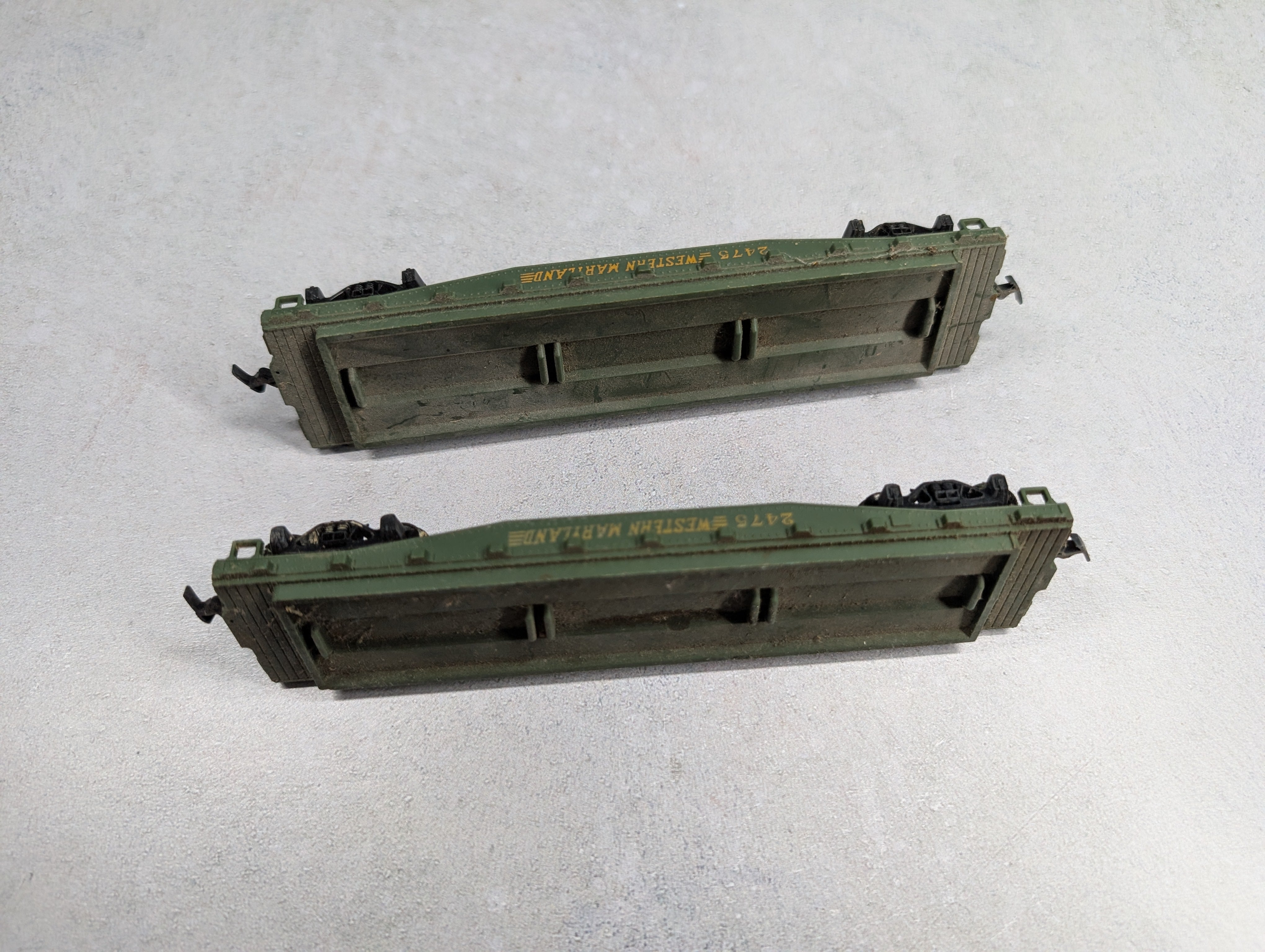 USED Tyco HO Scale 40' Flat Cars Western Maryland #2475 (2 pcs)