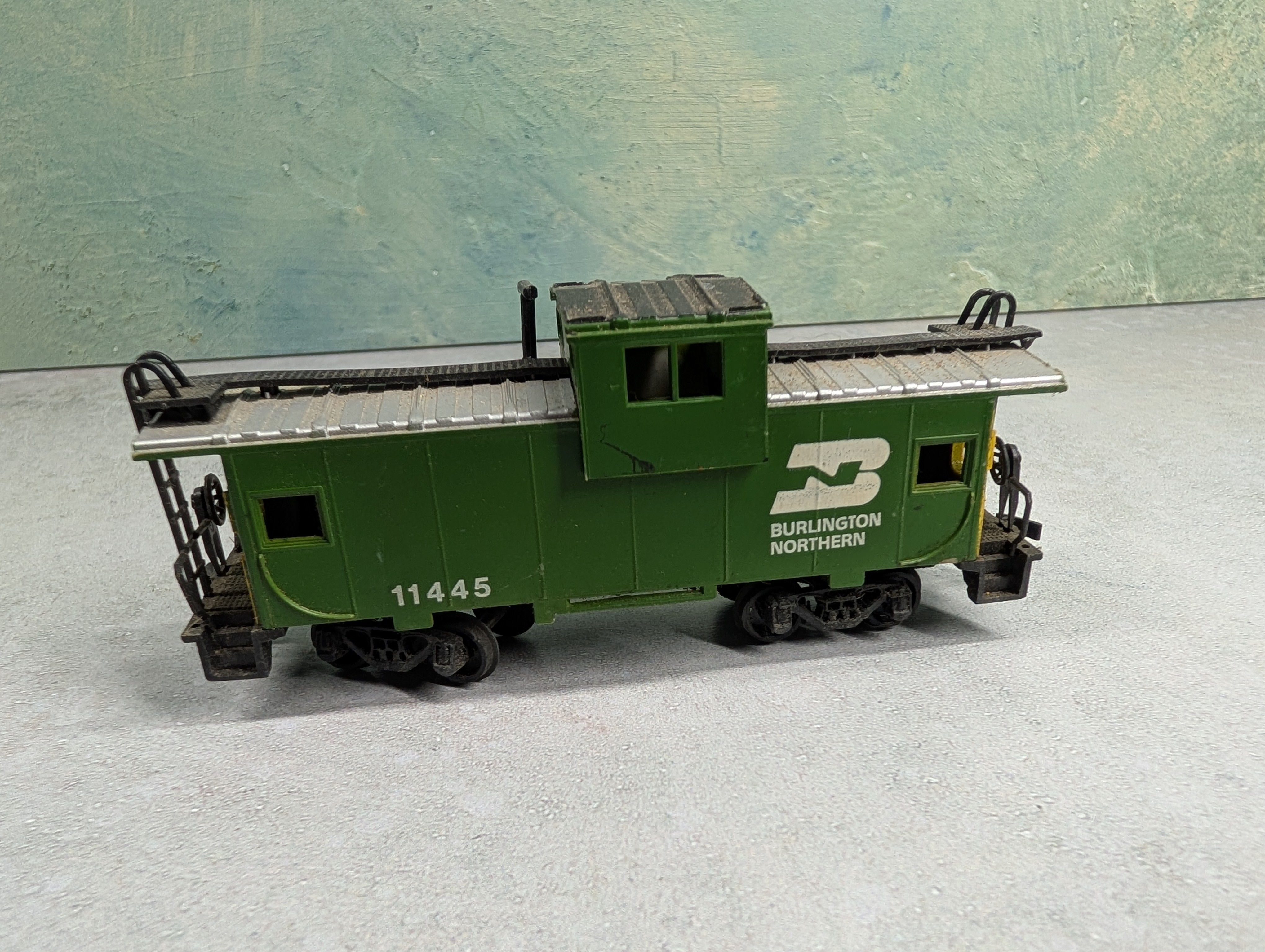 USED Bachmann HO Scale Caboose Burlington Northern #11445