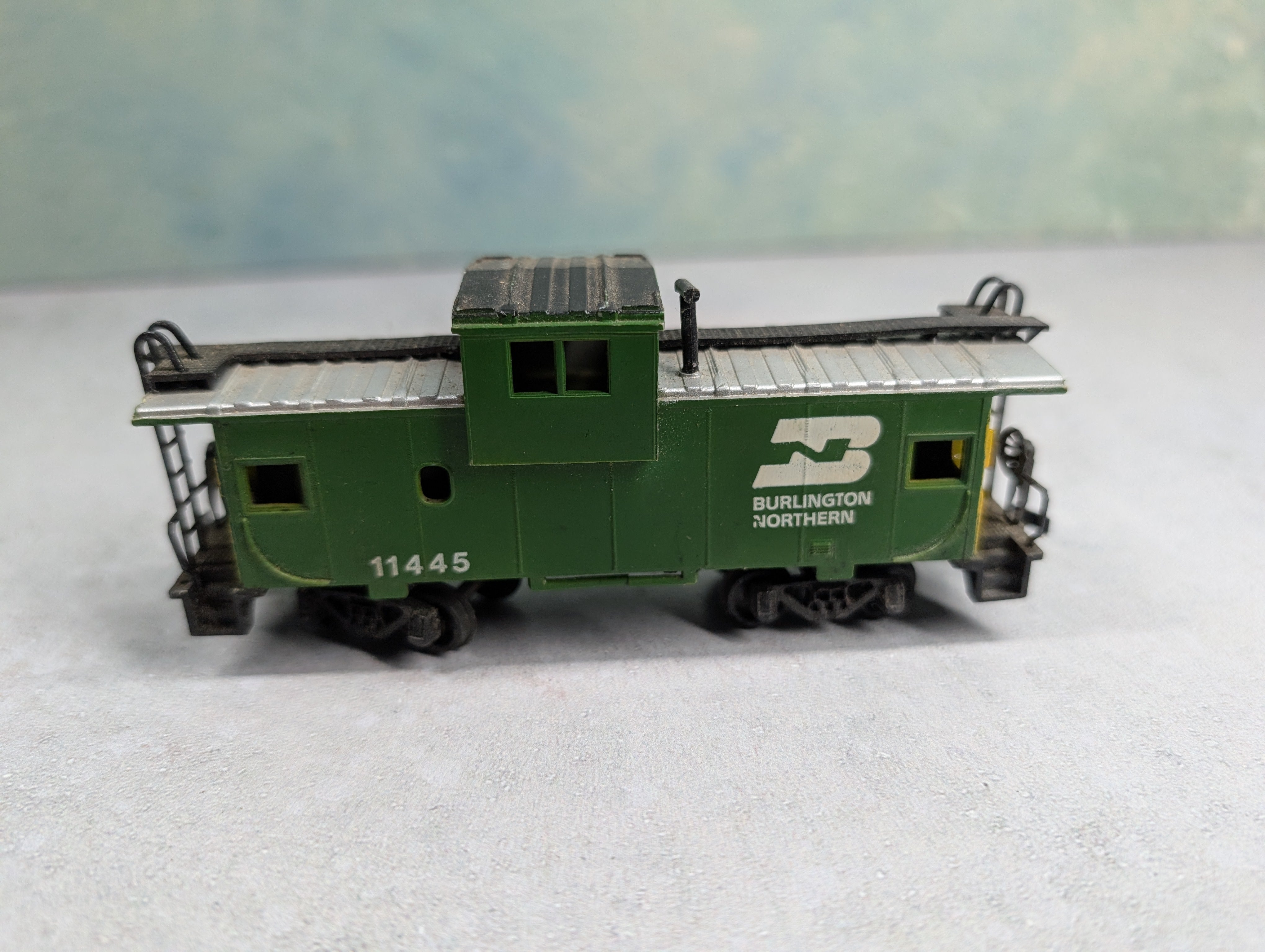 USED Bachmann HO Scale Caboose Burlington Northern #11445