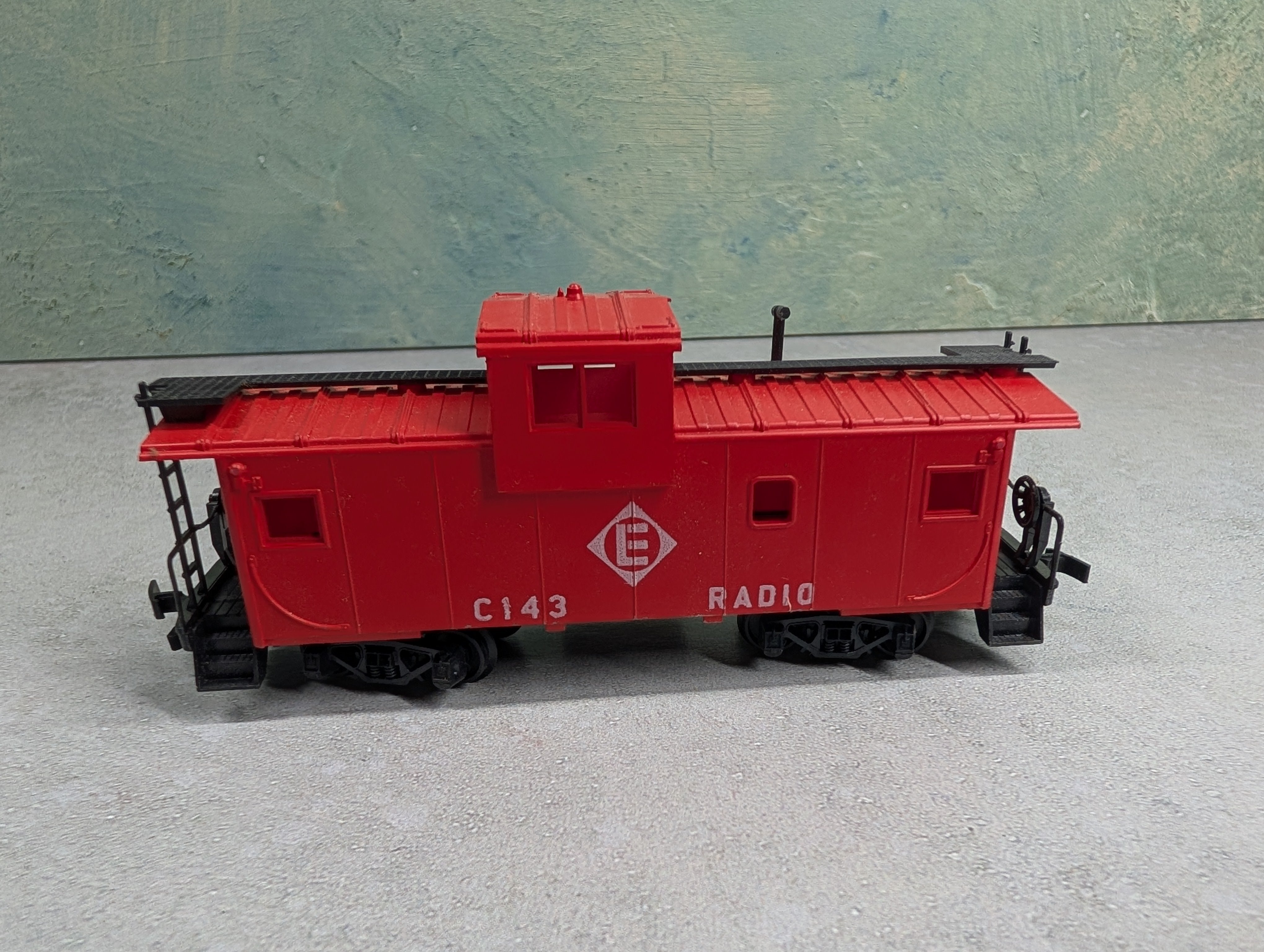USED AHM HO Scale Caboose Erie Lackawanna #C143 Radio