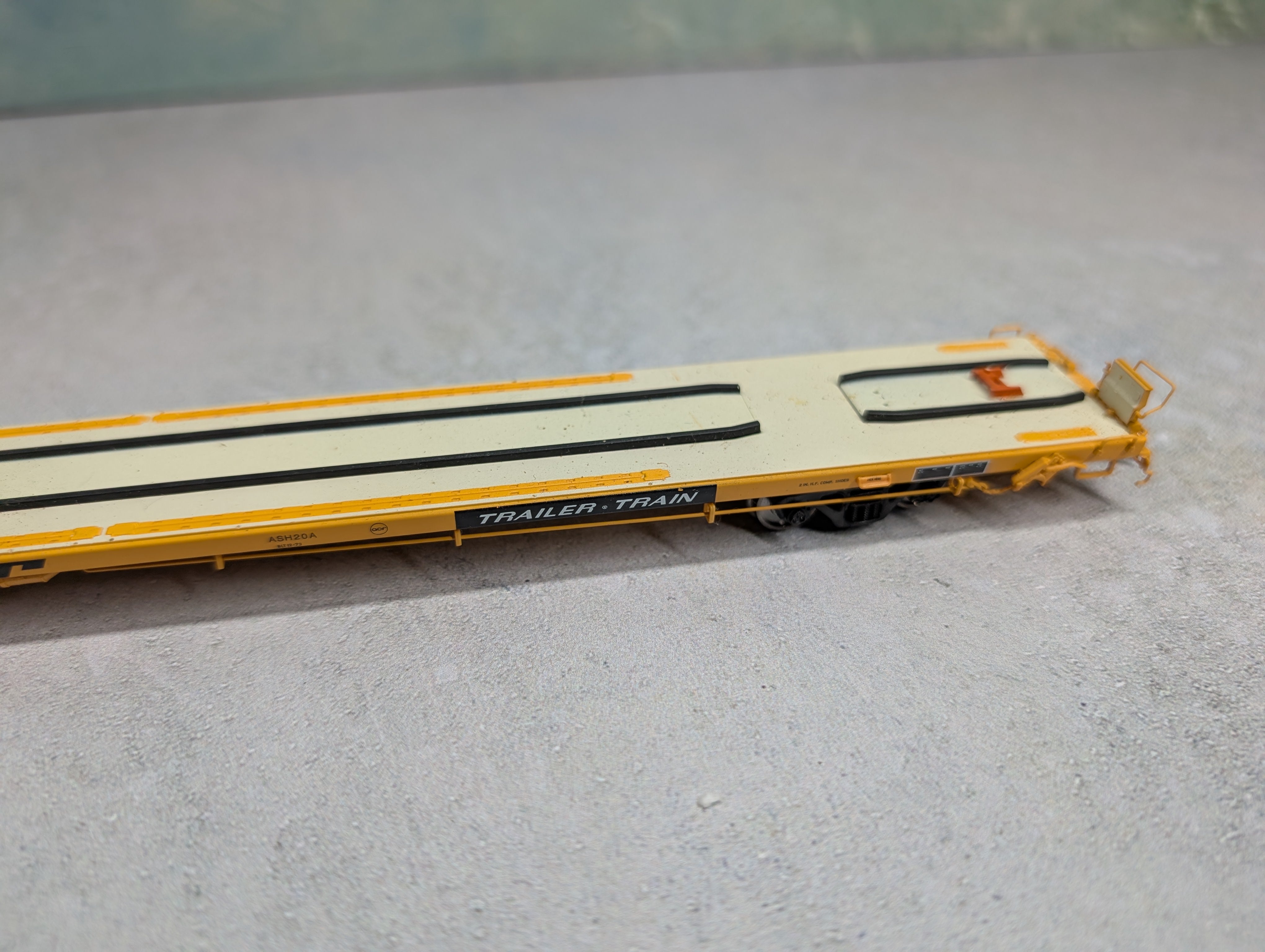 USED Atlas HO Scale 89'4" Flat Car Trailer Train TTAX #974437