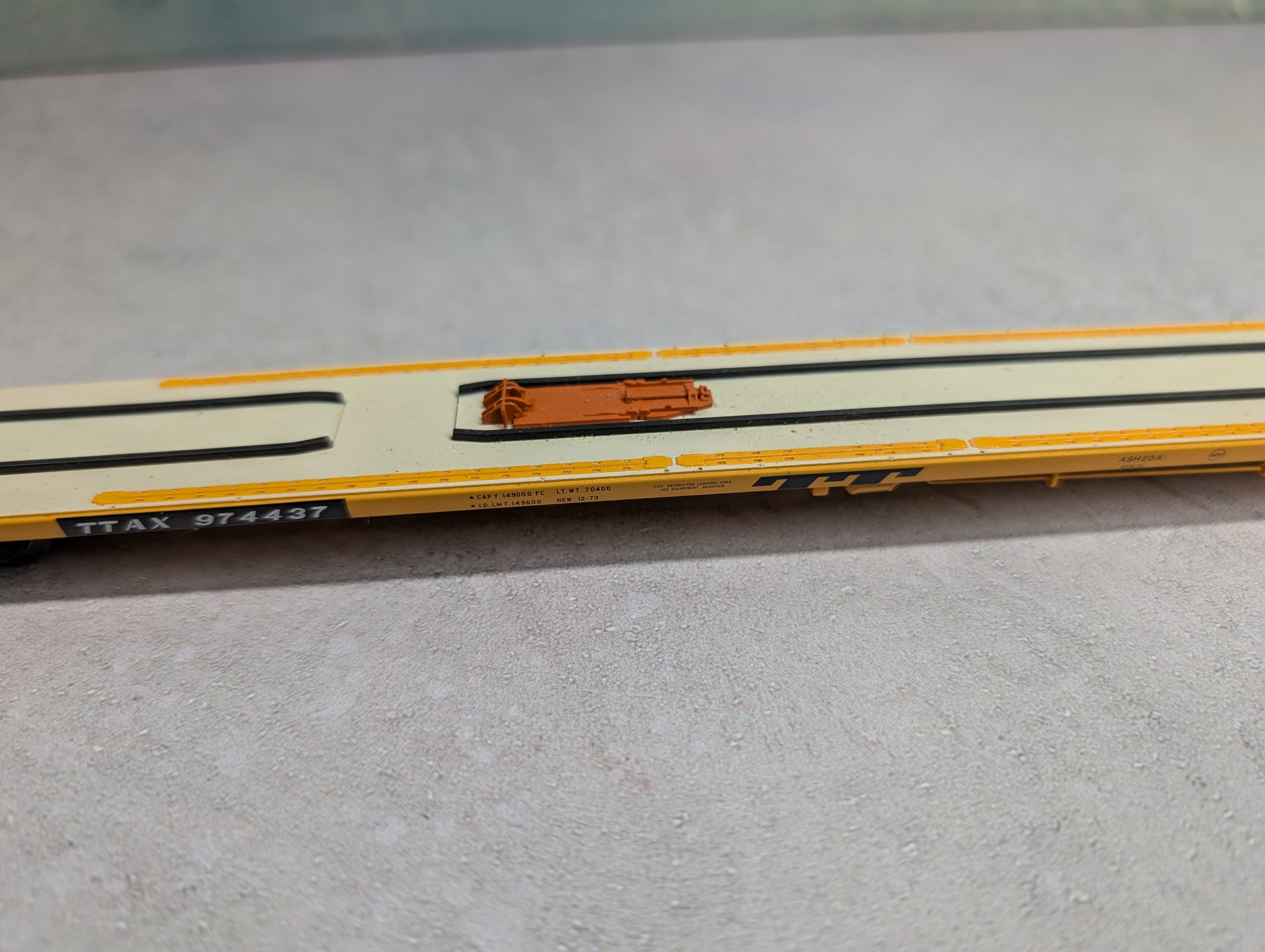 USED Atlas HO Scale 89'4" Flat Car Trailer Train TTAX #974437