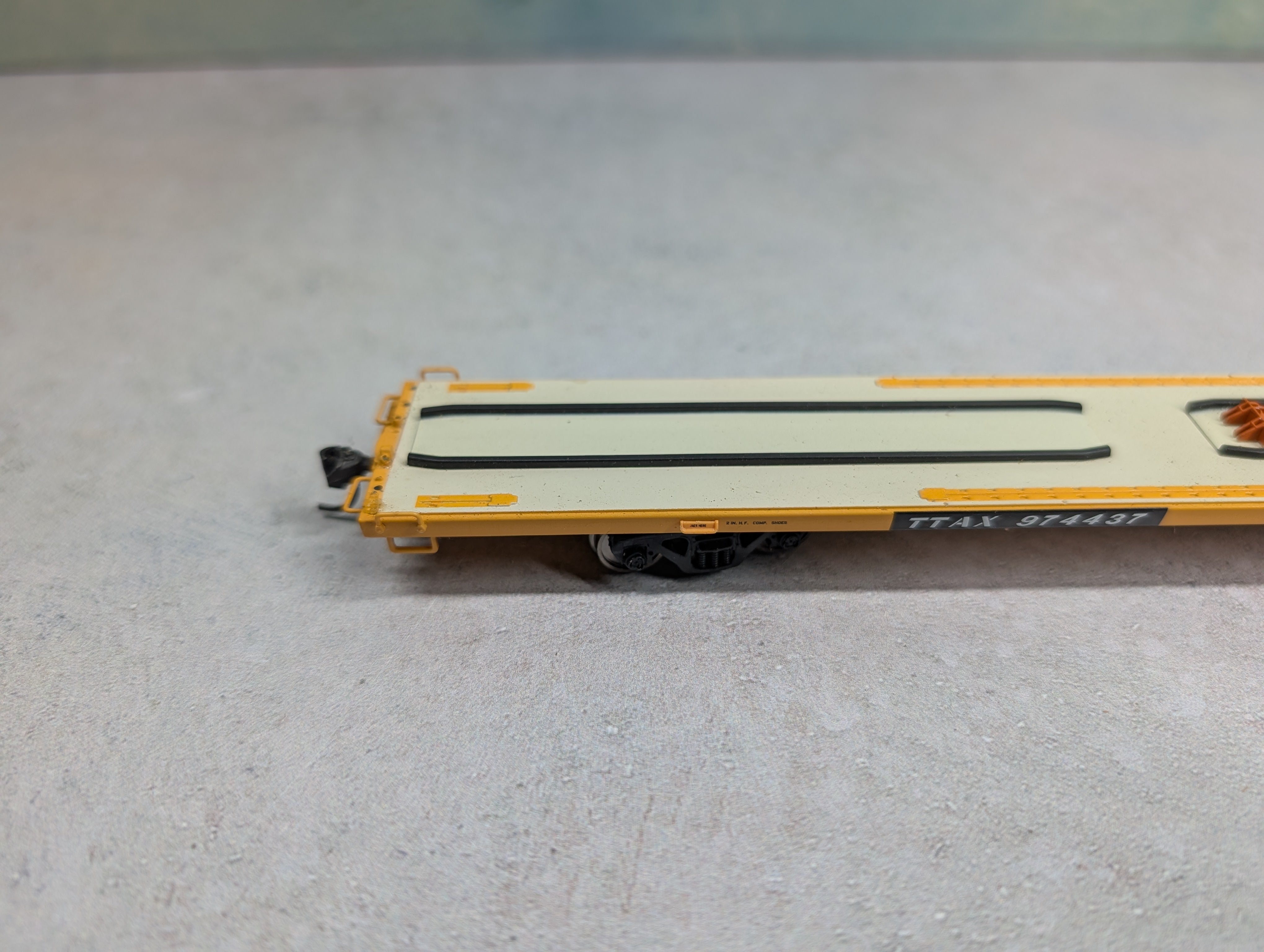 USED Atlas HO Scale 89'4" Flat Car Trailer Train TTAX #974437