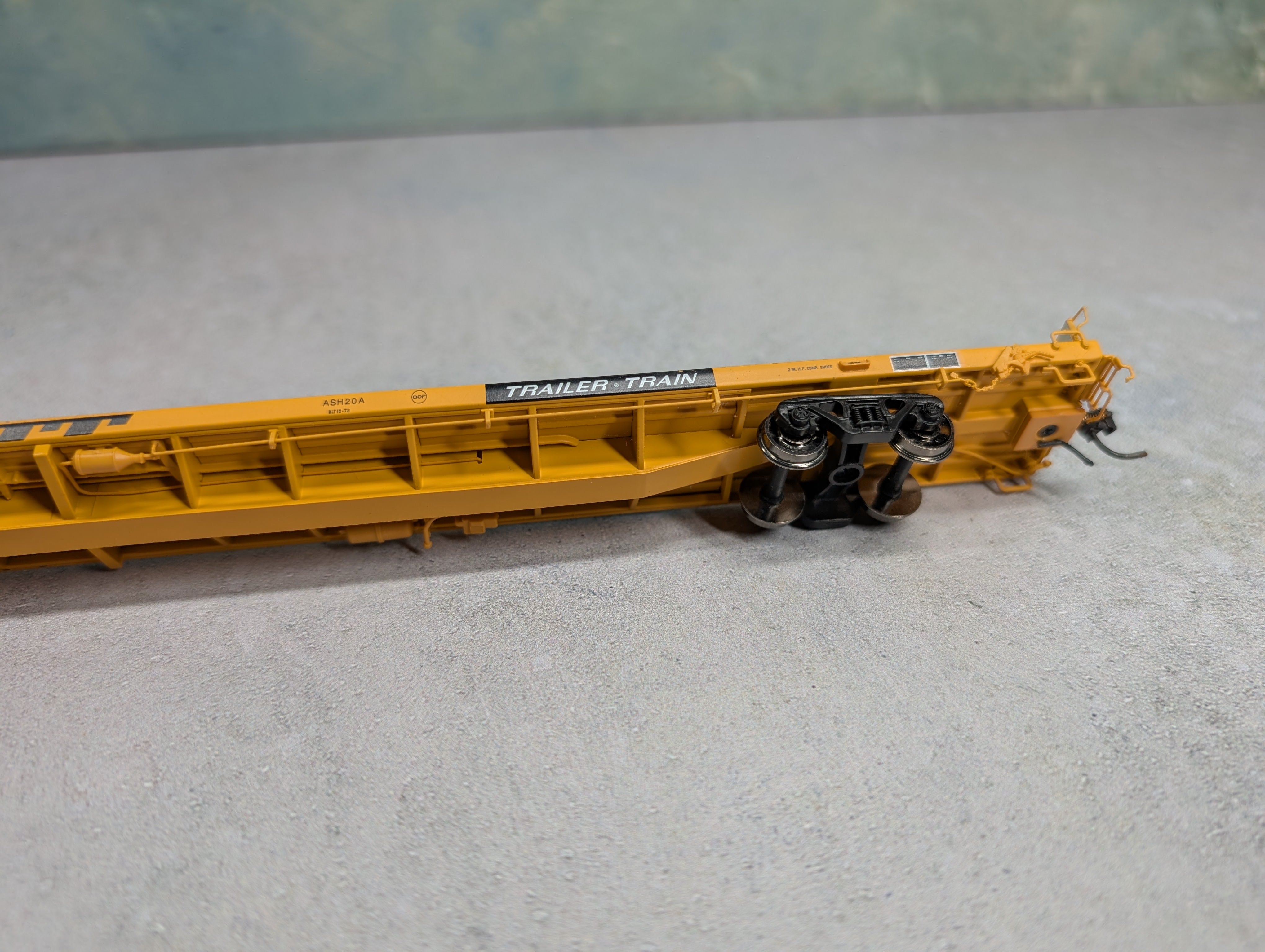 USED Atlas HO Scale 89'4" Flat Car Trailer Train TTAX #974437