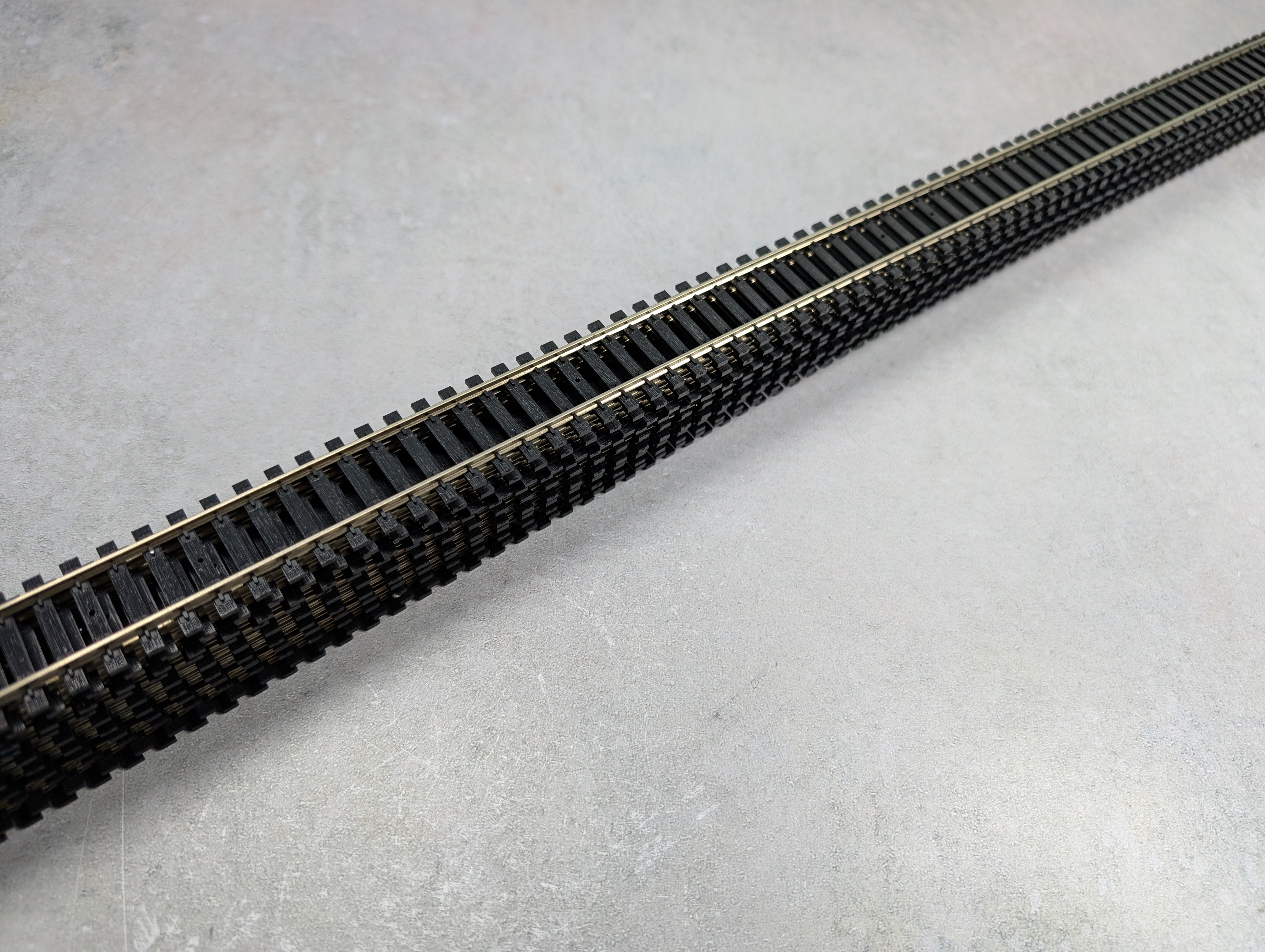 USED Atlas 168 HO Scale Superflex Track, 3' Flex Section, Code 100 (10 pcs)