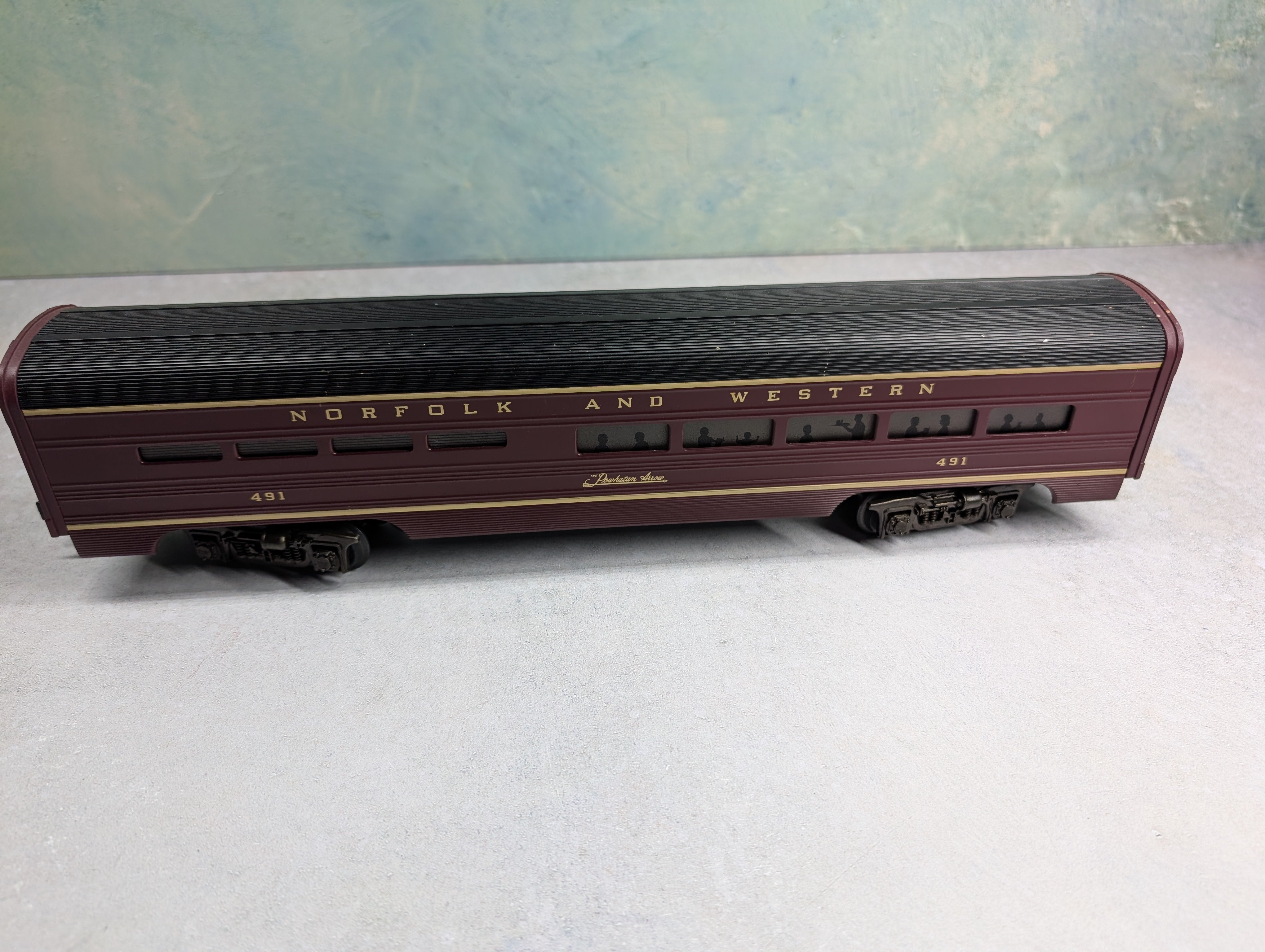 USED MTH Premier MT-6114 O 60' Aluminum Diner Passenger Car Norfolk & Western N&W #491 Powhatan Arrow