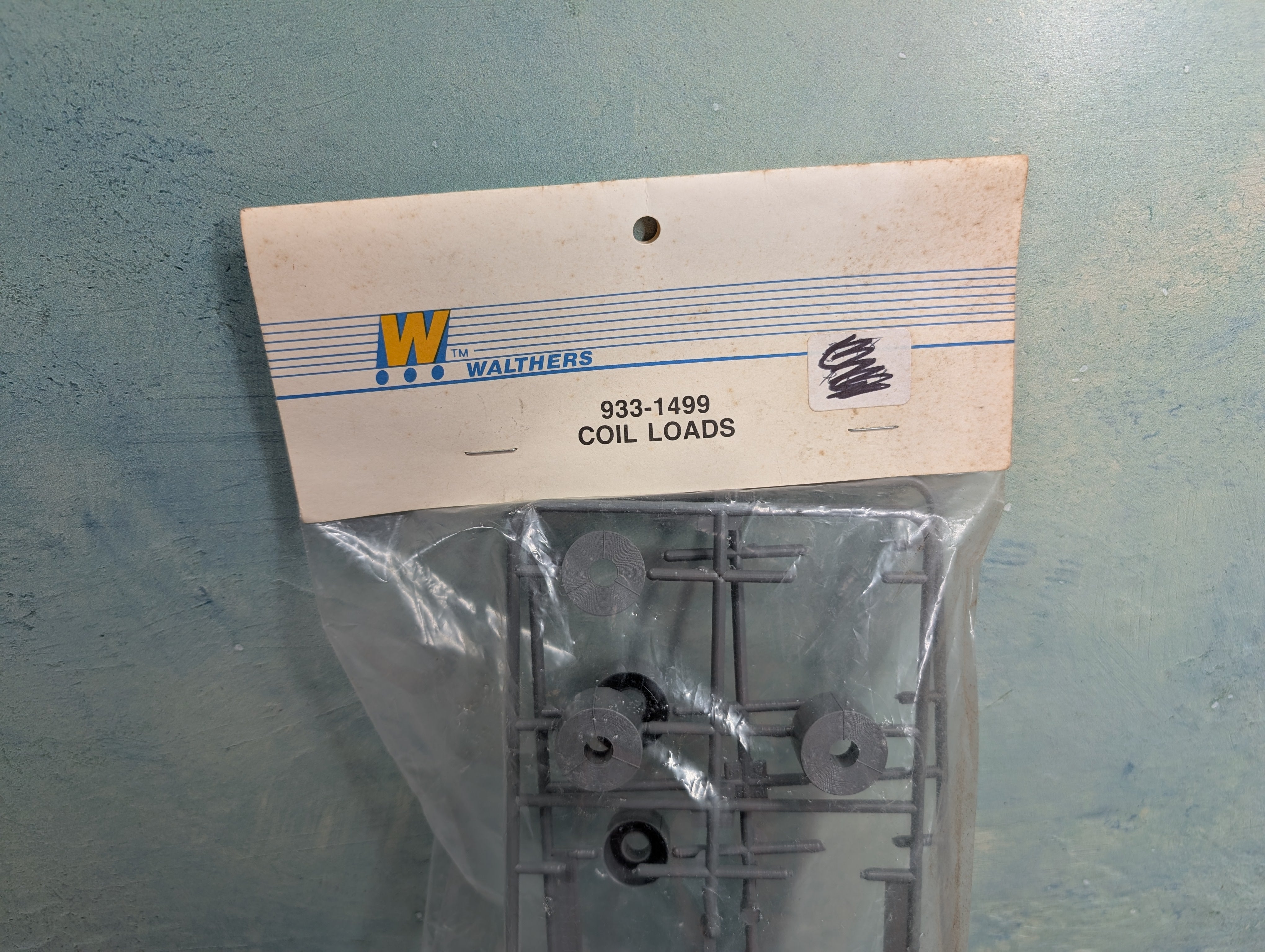 Walthers 933-1499 HO Scale Gray Coil Loads