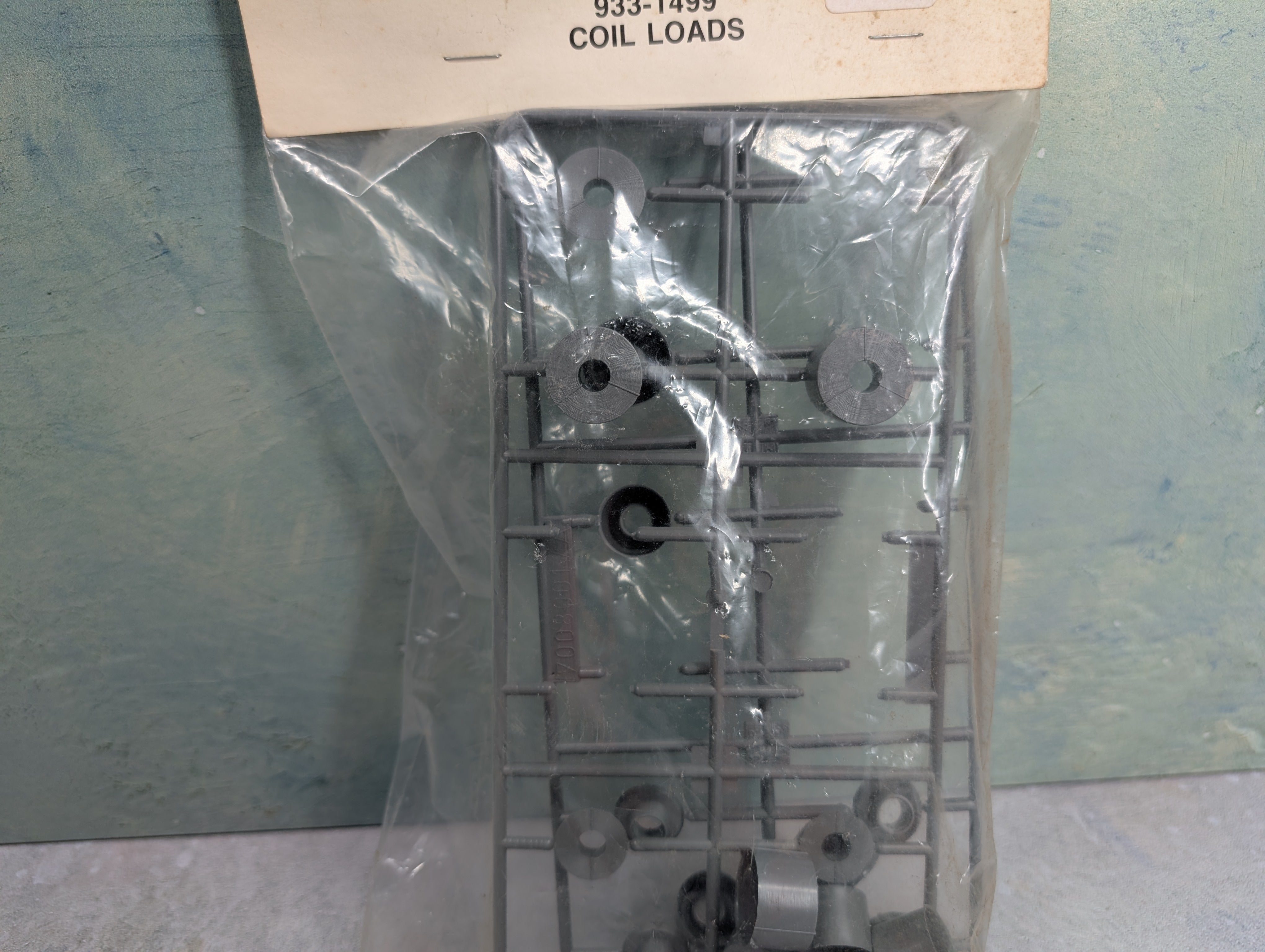 Walthers 933-1499 HO Scale Gray Coil Loads