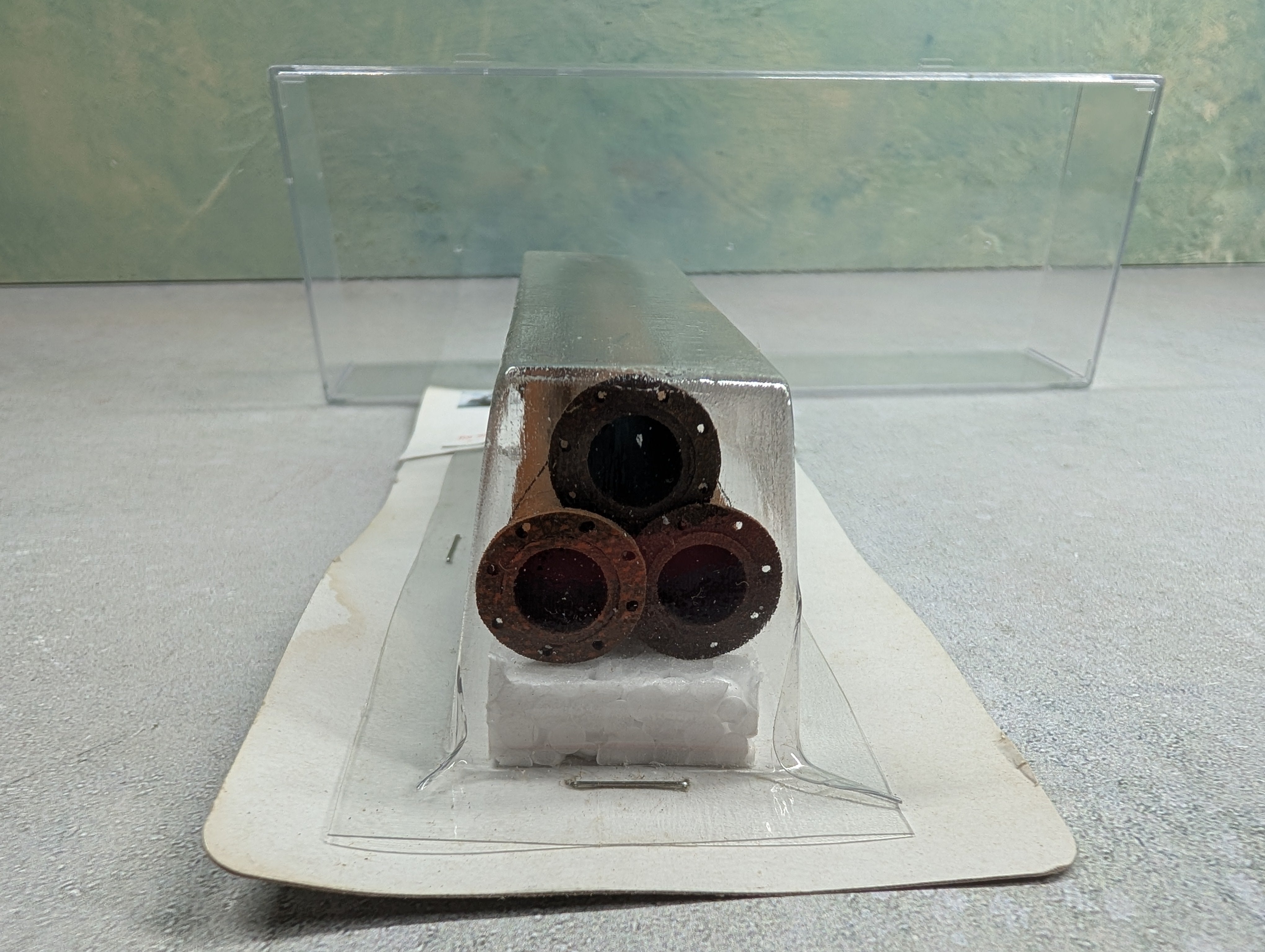 Duha 11406 HO Scale Rusty Pipes w/ Flanges (3 pcs)
